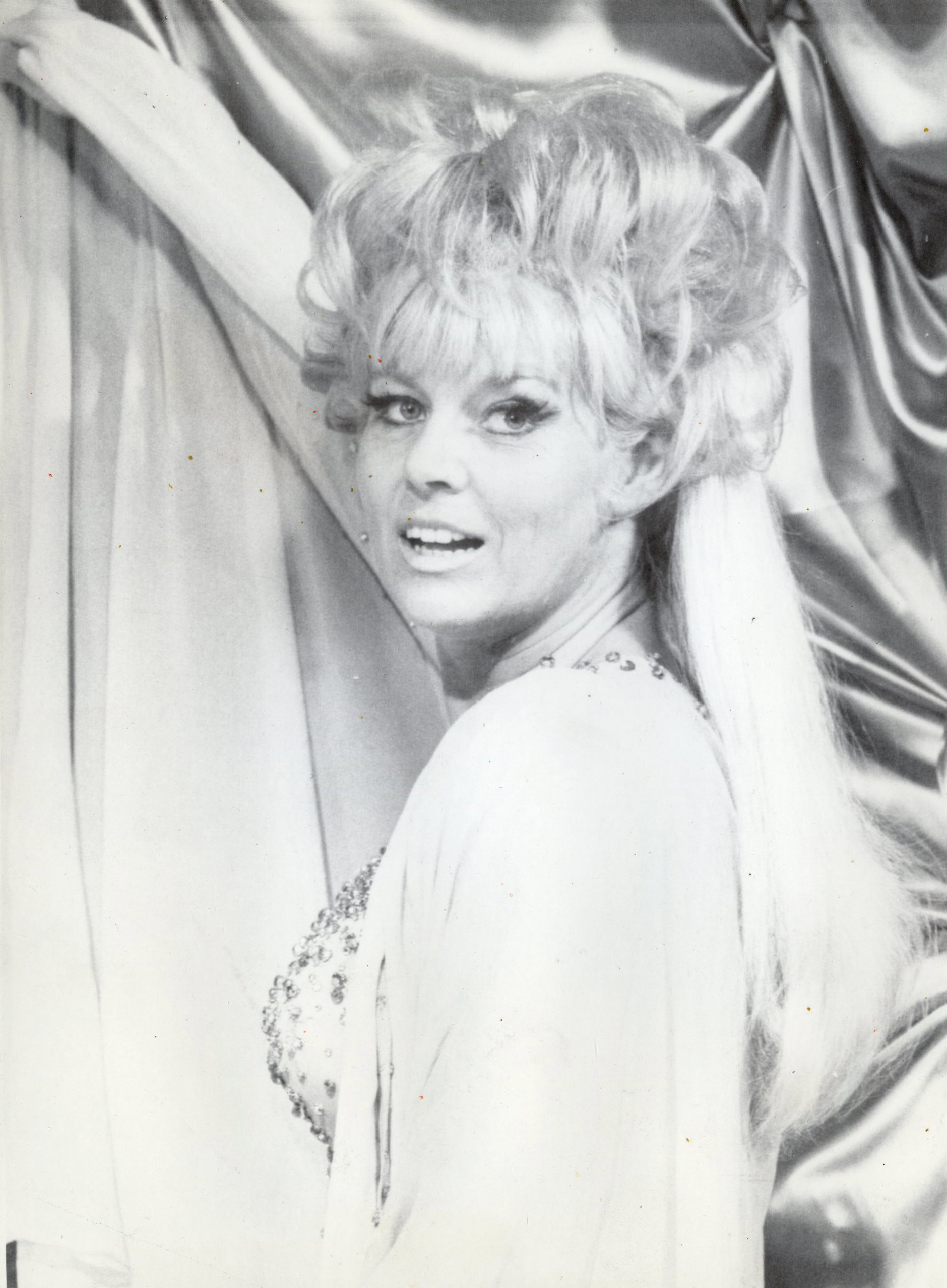 Original Autograph Sheila MacRae english actress (1921-2014) // Autogramm  Autograph signiert signed signee by MacRae, Sheila :: Signed by Author(s)  Manuscript\u0026nbsp;/\u0026nbsp;Paper\u0026nbsp;Collectible | Antiquariat im  Kaiserviertel | Wimbauer Buchversand, image size:1879x2554