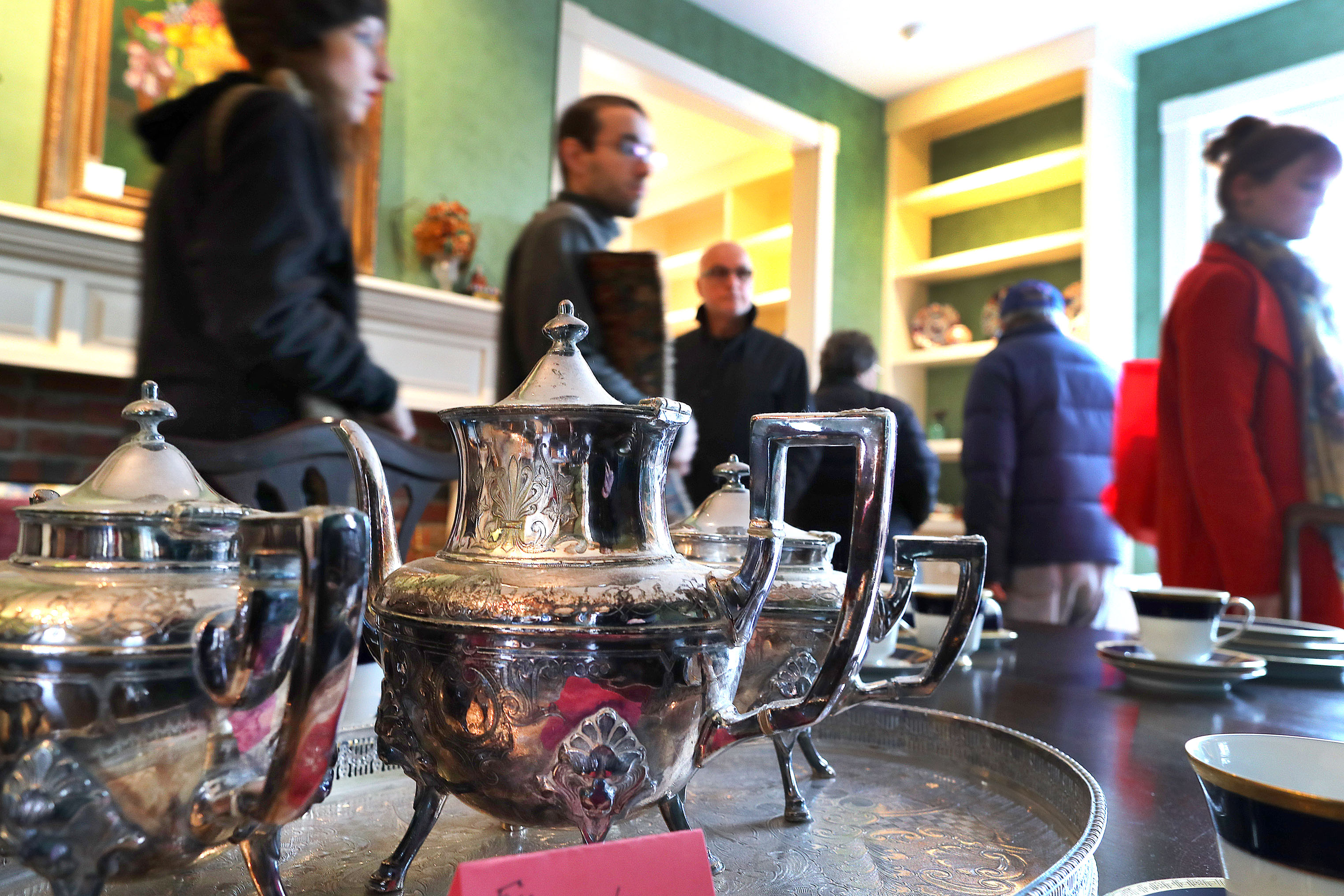 A tea set was available during the sale.