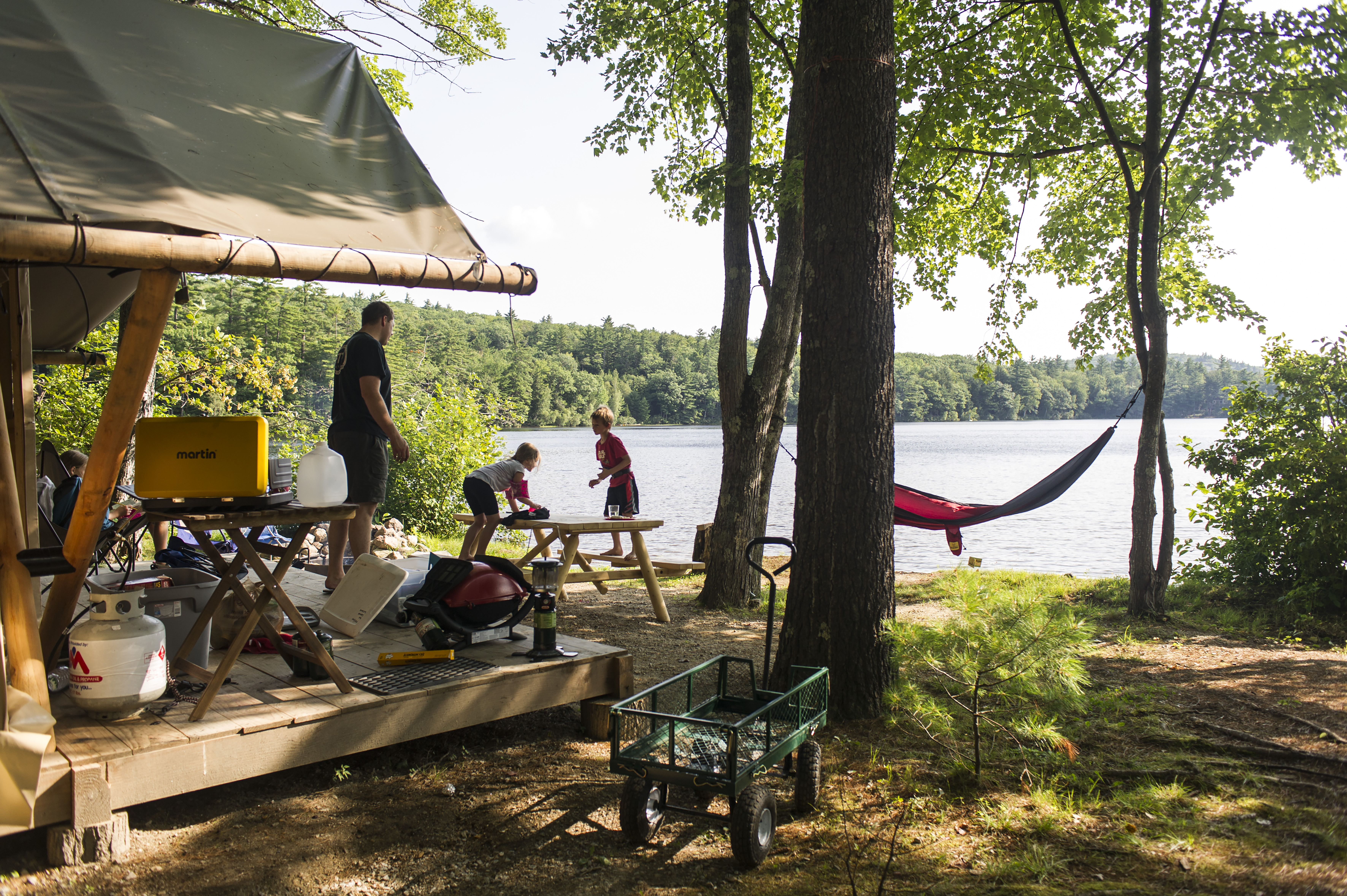 A campsite at Huttopia White Mountains.