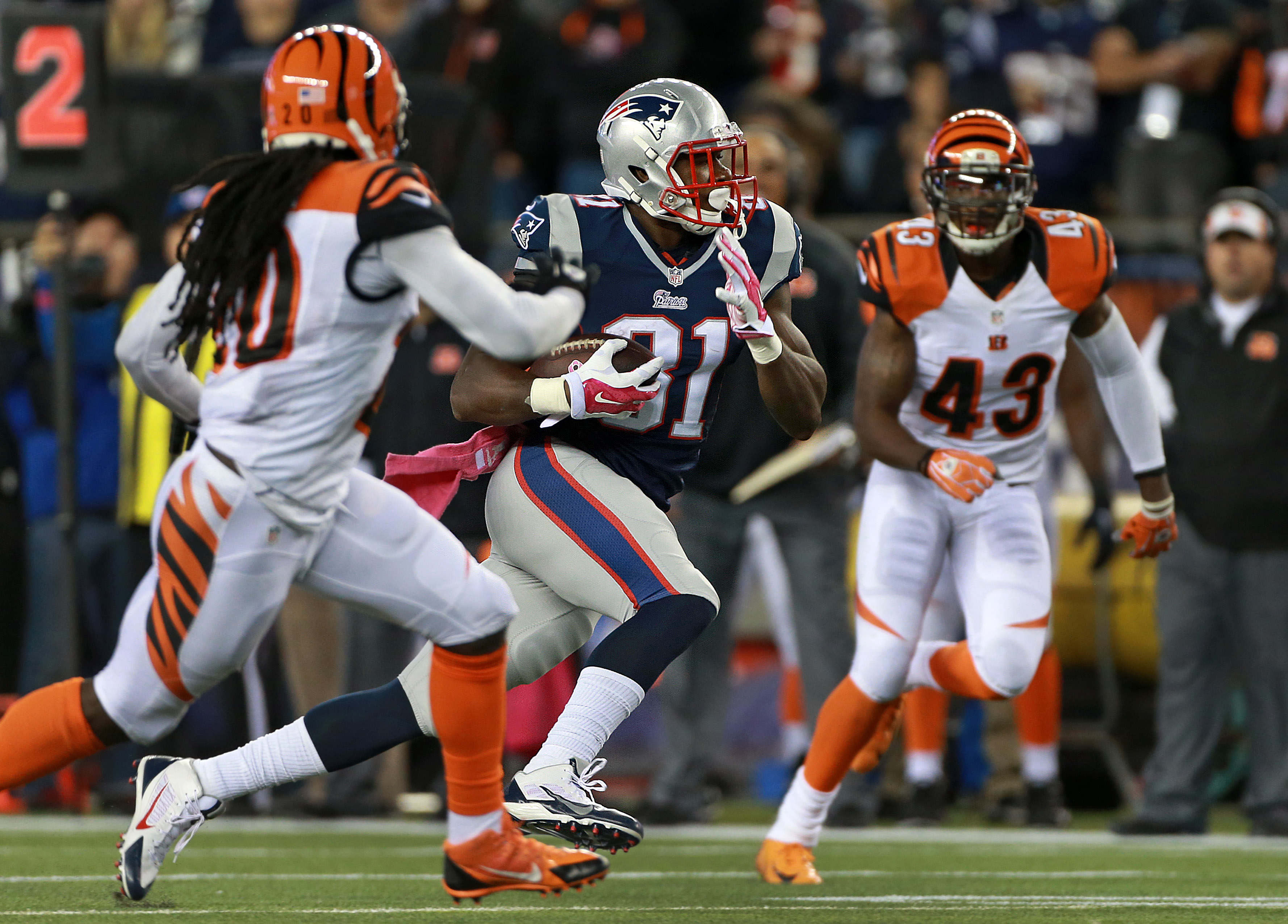 Tim Wright (81) and the Patriots rebounded the next week against Cincinnati.
