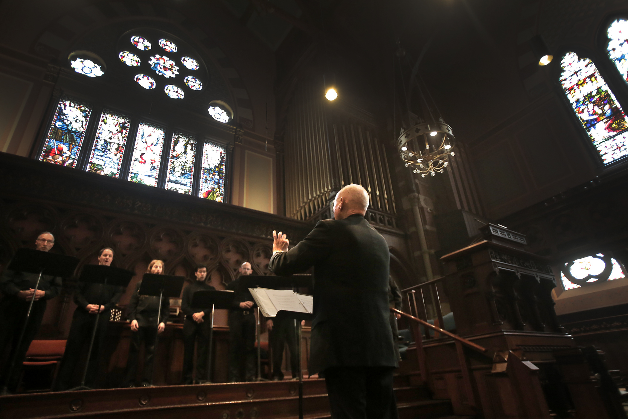 Beneficia lucis chanted during the conference.