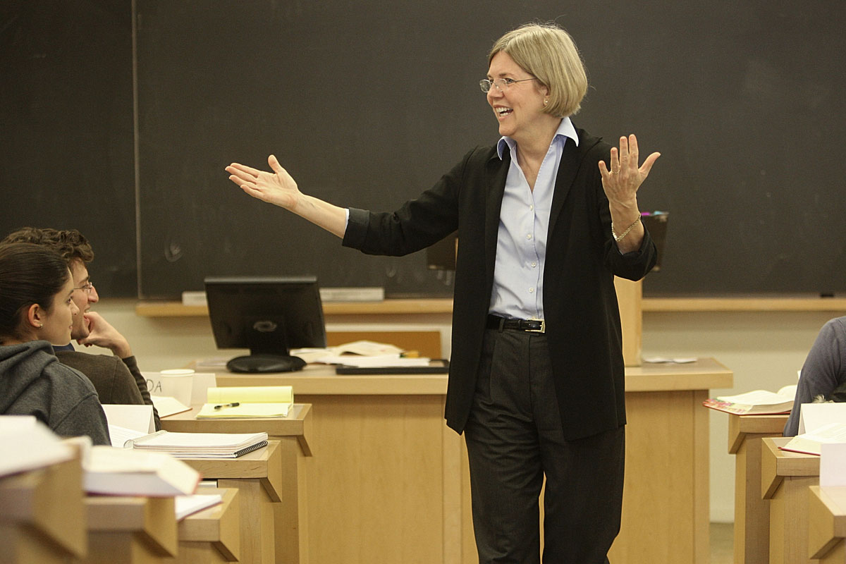 at-harvard-elizabeth-warren-has-warm-reputation-the-boston-globe