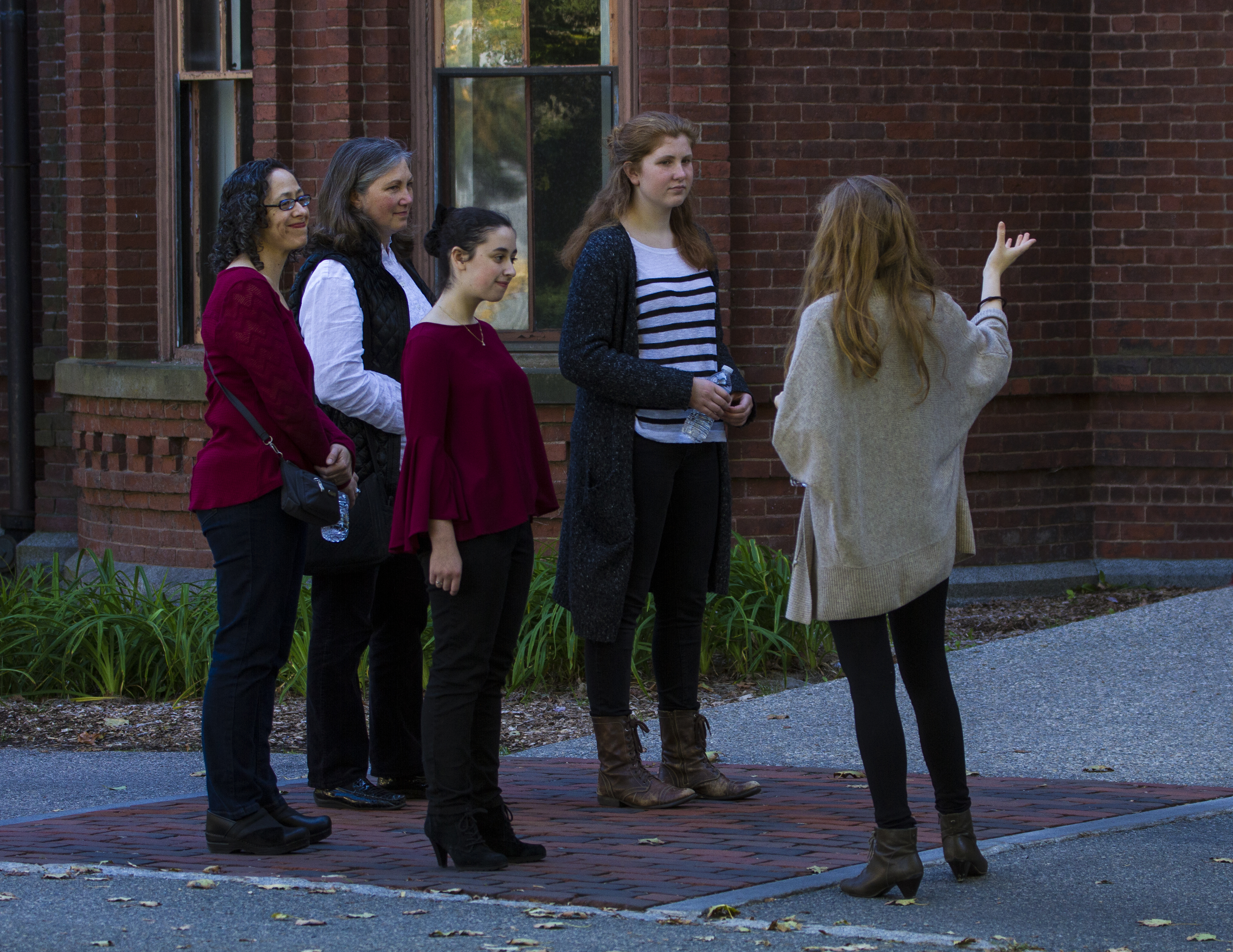 Sarah Hucklebridge (right), a junior hailing from England, gave a tour for prospective students at Wellesley College. From left, Ruth Miller of Sudbury, Carol Holderness of Brookline, Rebecca Cohen, 16, of Sudbury, and Anna Holderness, 17, of Brookline listened.