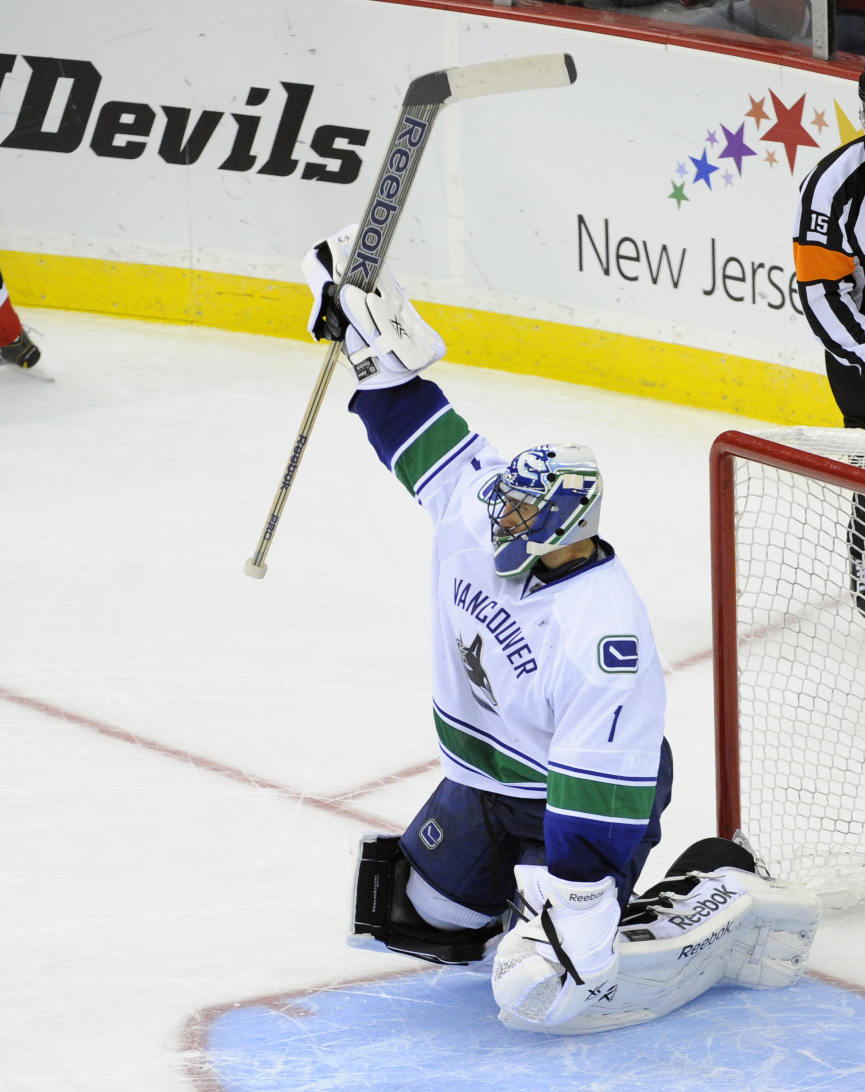 NHL roundup Wild beat ‘Canes, but both teams lose (goalies) The