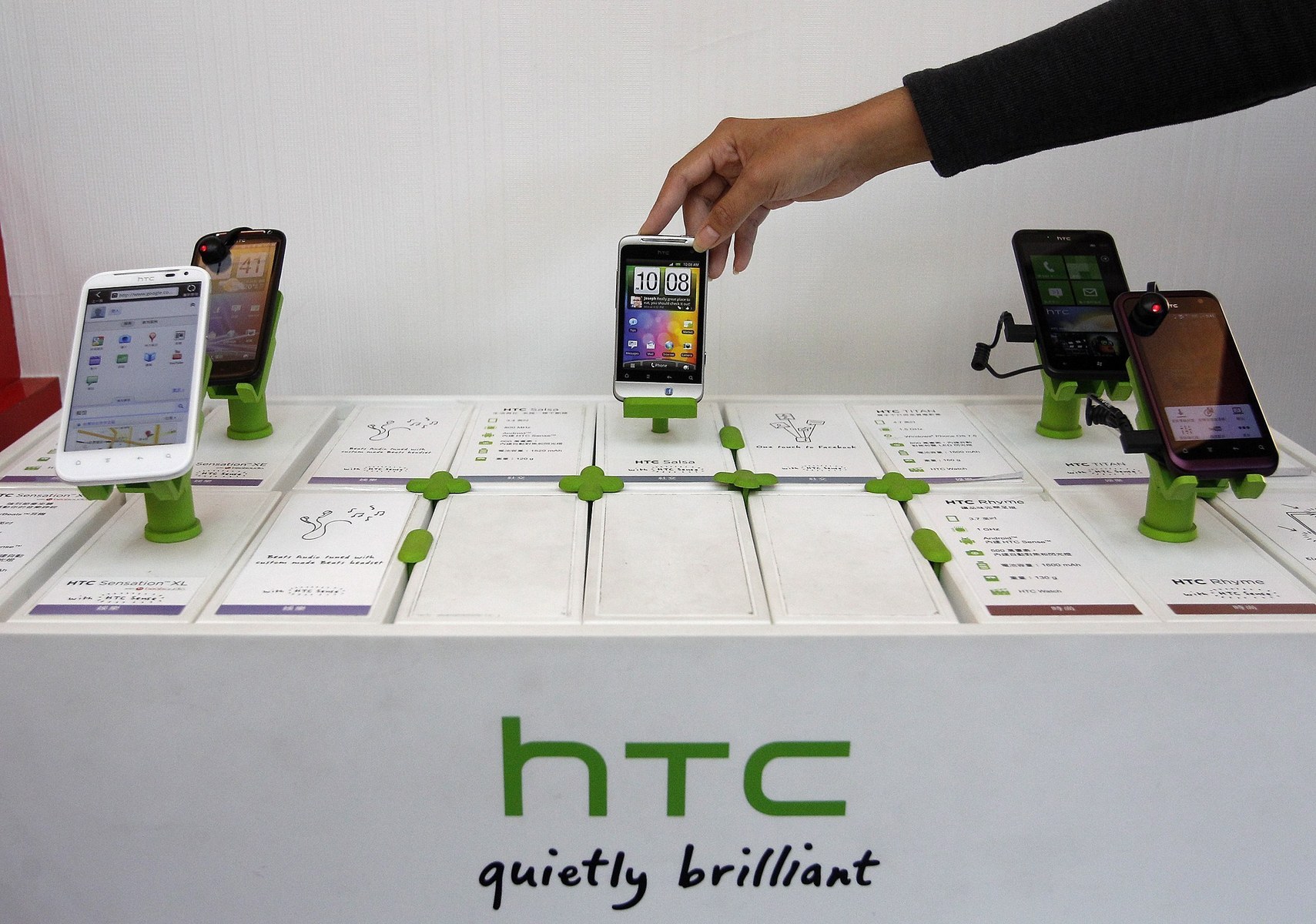 Last week, the US International Trade Commission said Taiwanese phone maker HTC violated an Apple patent.