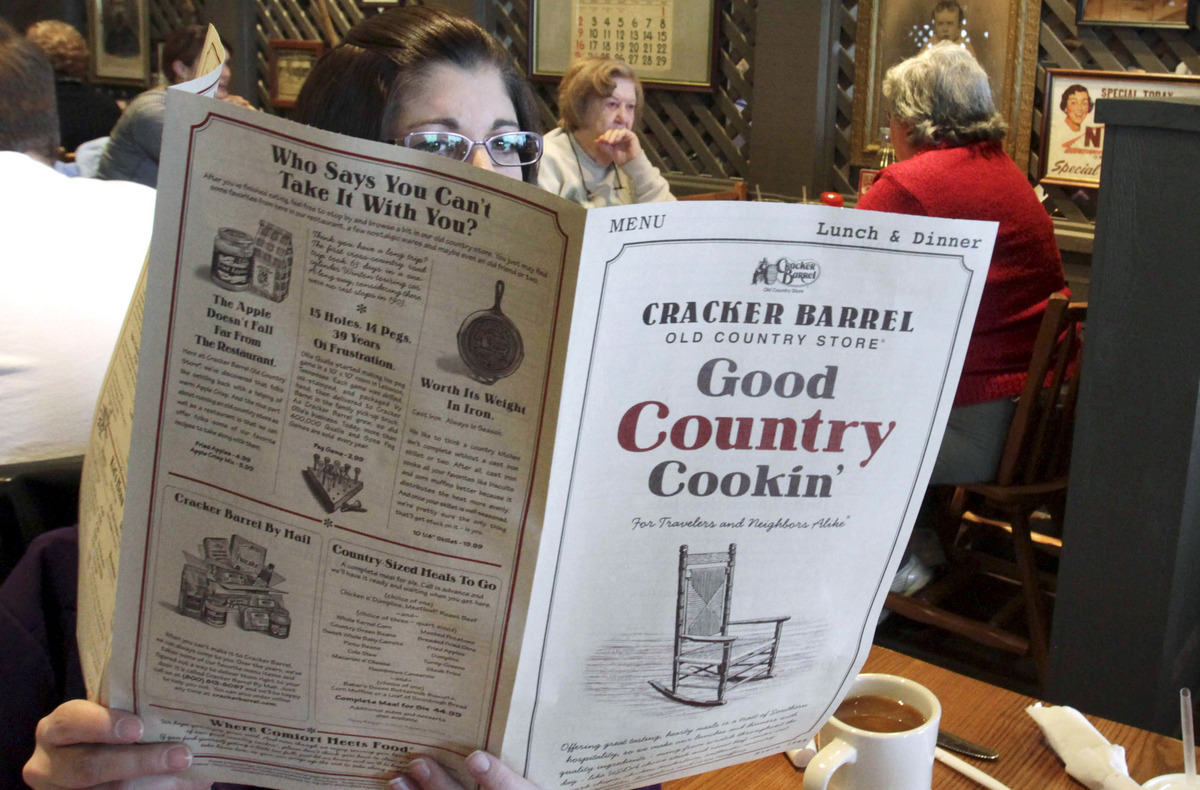 Danny Evins, 76; founded Cracker Barrel Old Country chain The Boston
