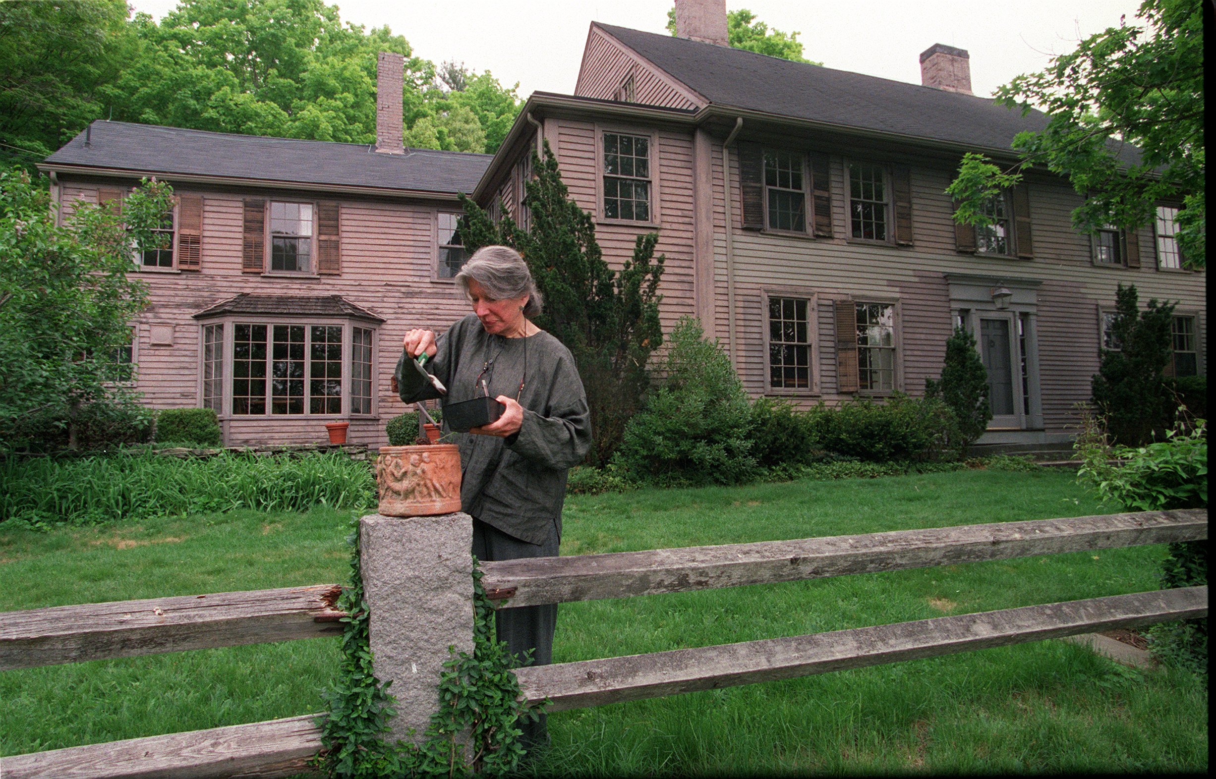 Ms. Langton, who grew up in Belmont, long lived in a house in Lincoln.