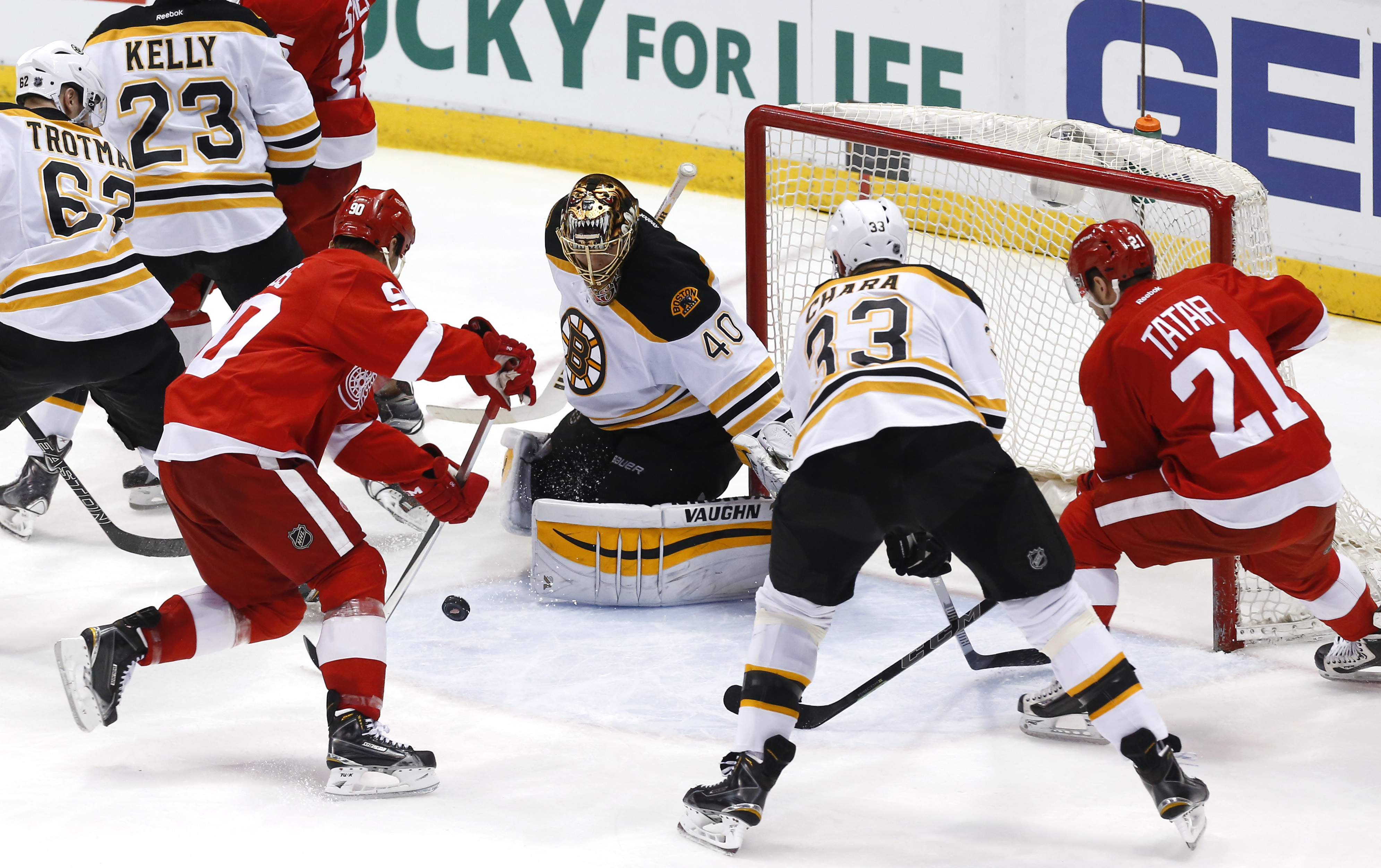 Tuukka Rask made 35 saves Thursday.
