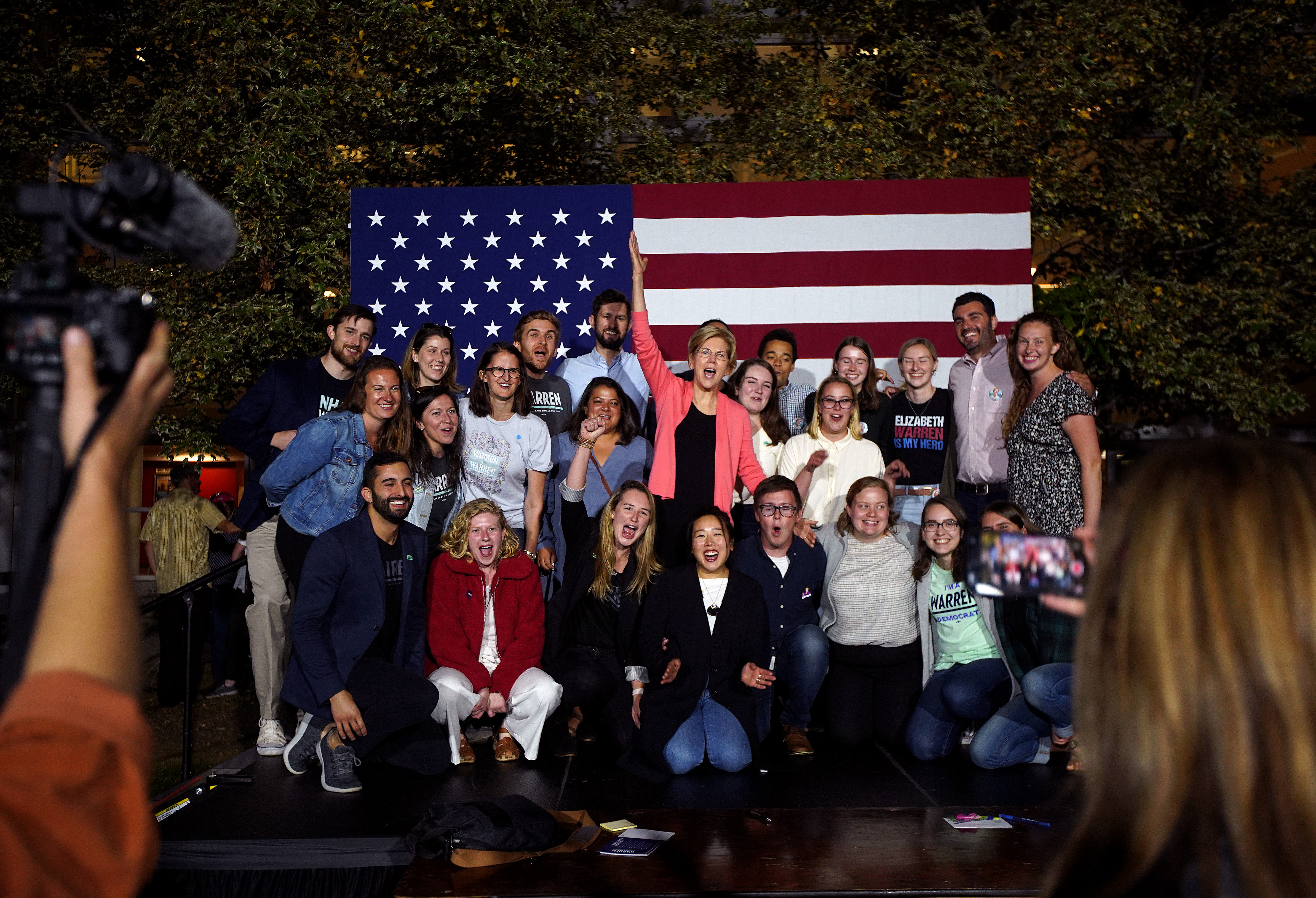 After her supporters got all the photos they wanted, Warren posed with her volunteers and team members.