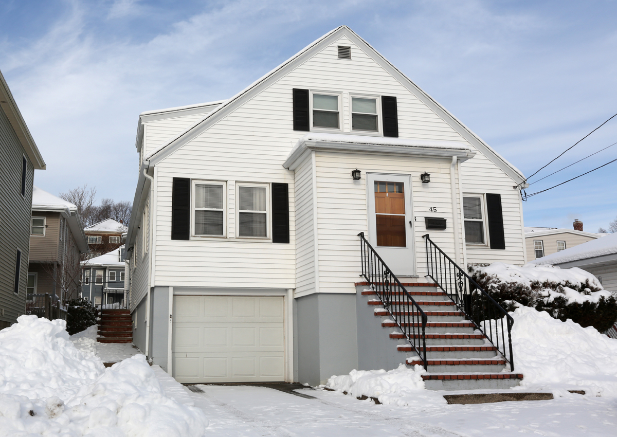 Mohegan Sun and Foxwoods put liens on a gambler’s Revere home.