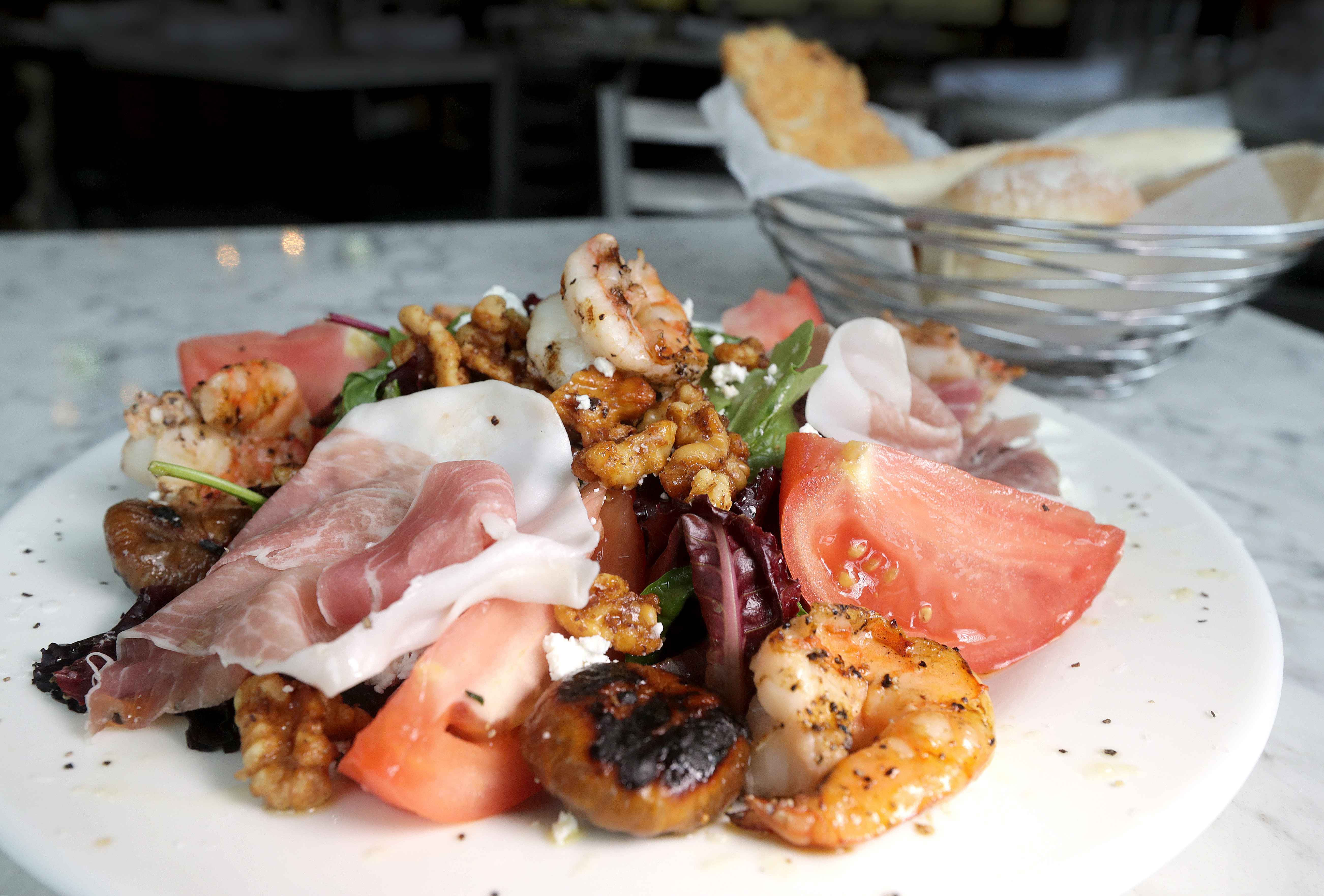 Fig salad with shrimp.