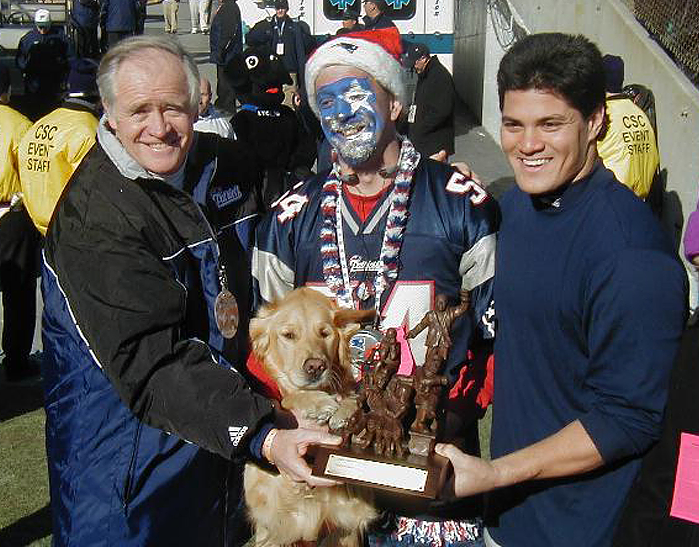 Zip won the Fan of the Year Award in December 2001, which his friend Tedy Bruschi helped give to him.