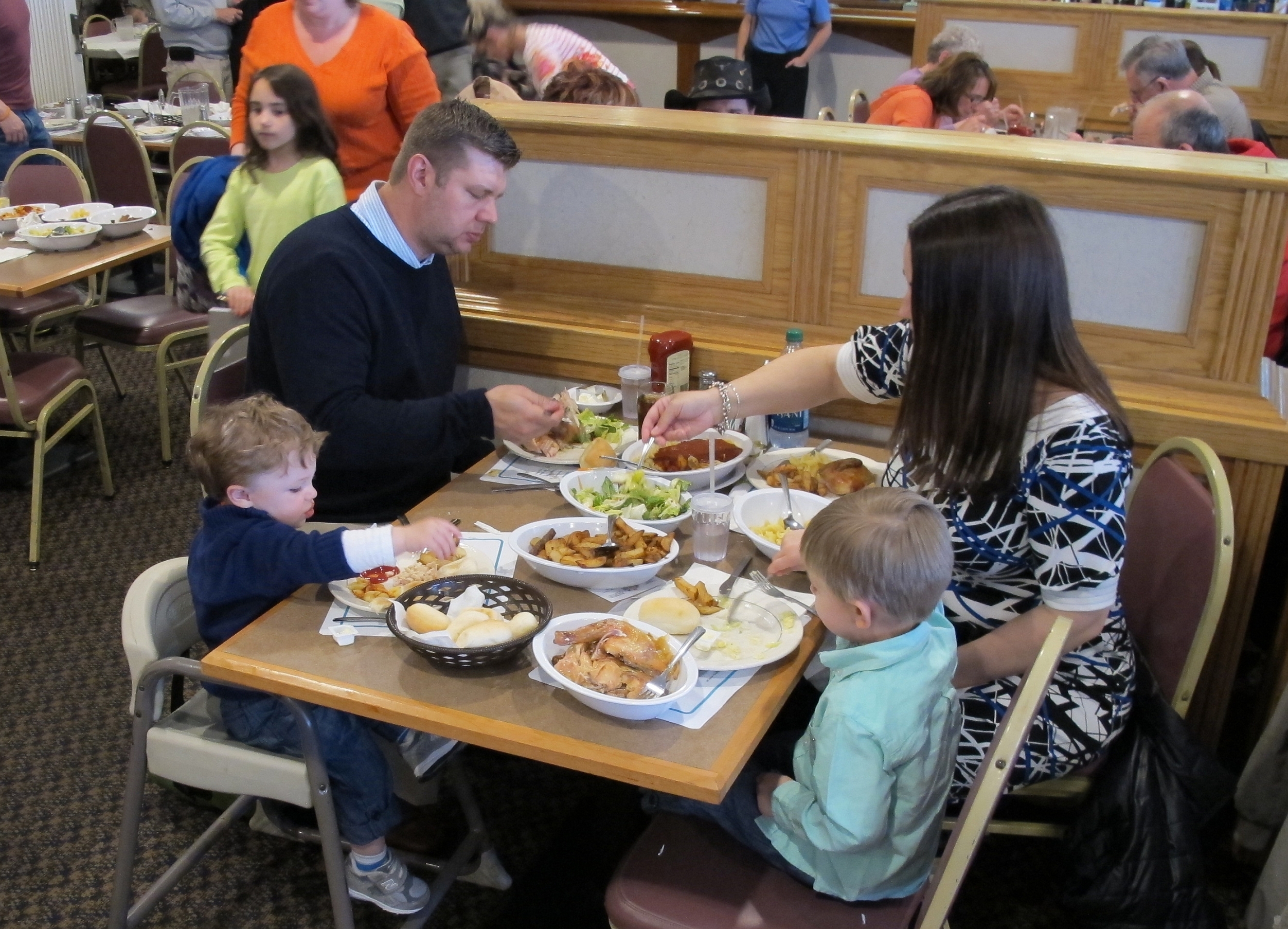 At Wright’s Farm in Harrisville, R.I., the Mignona family of Worcester dine, from left: Owen, 1, Louis, Brooke, and Barron, 4.