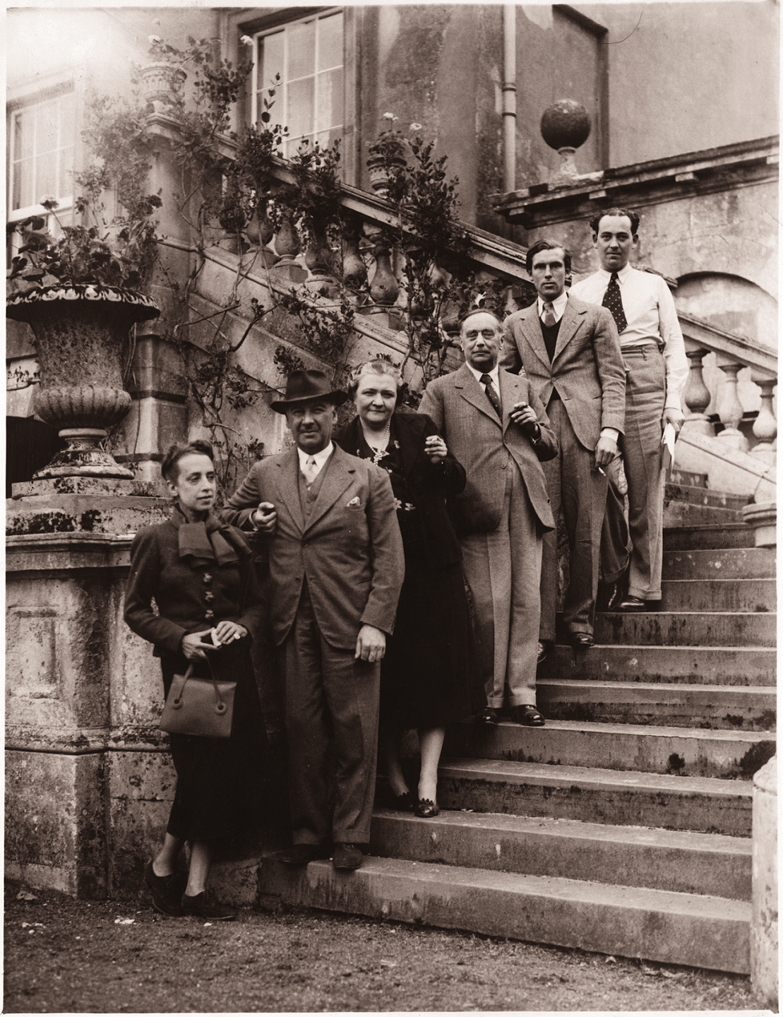 A family photo on the terrace steps at Faringdon.