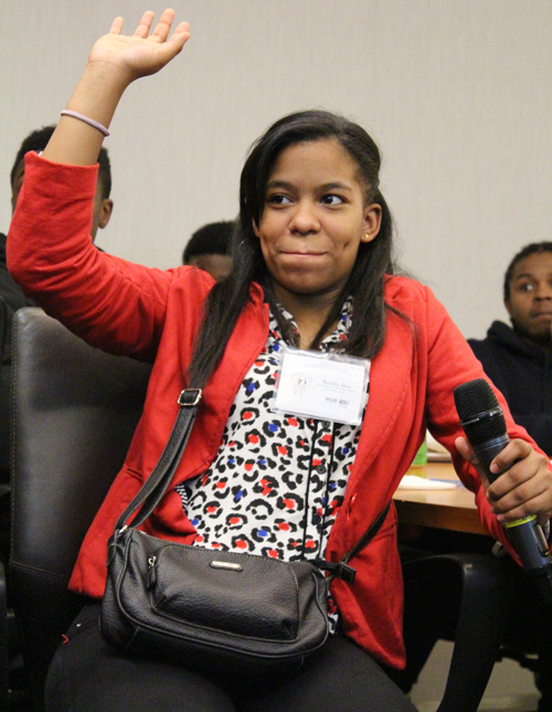 Kenddy Diaz, 16, of the Sociedad Latina Music Clubhouse, asked a question at a workshop at Goodwin Procter.