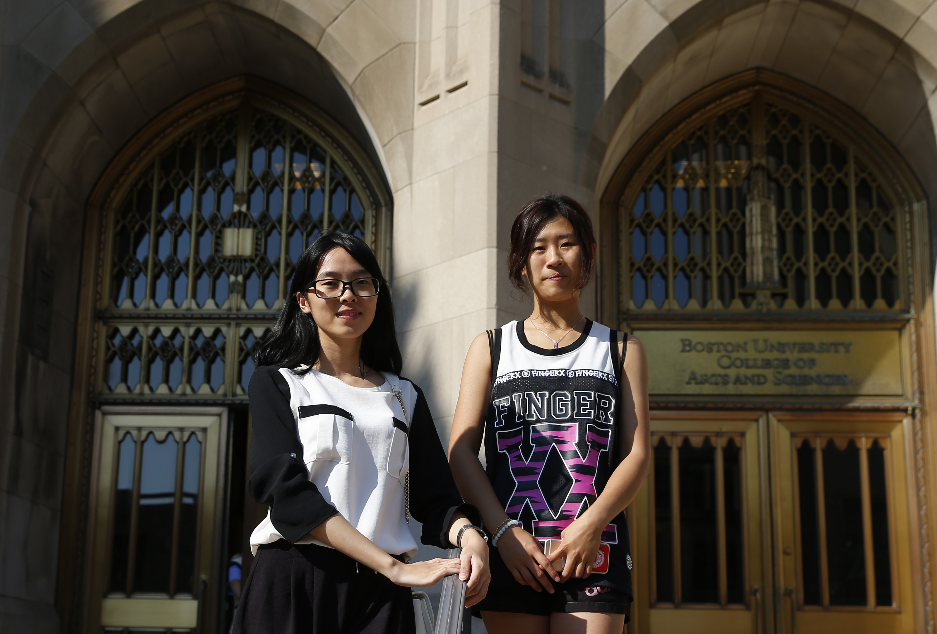 Siyi Gu (left), 18, of Hangzhou, and Yuanzhu Li, 18, of Shenyang.