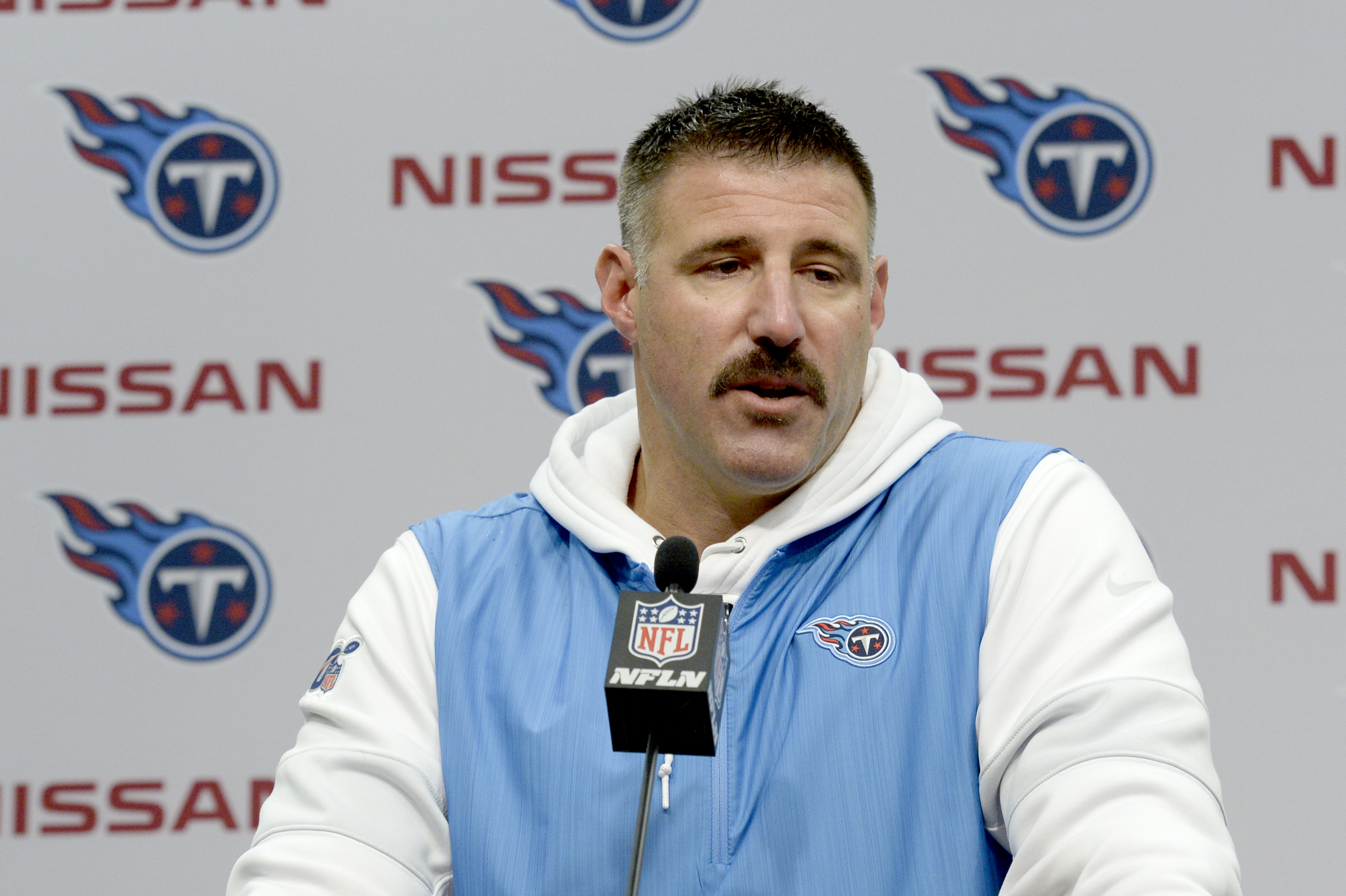 Mike Vrabel and the Titans are locked in a battle for the last playoff spot.