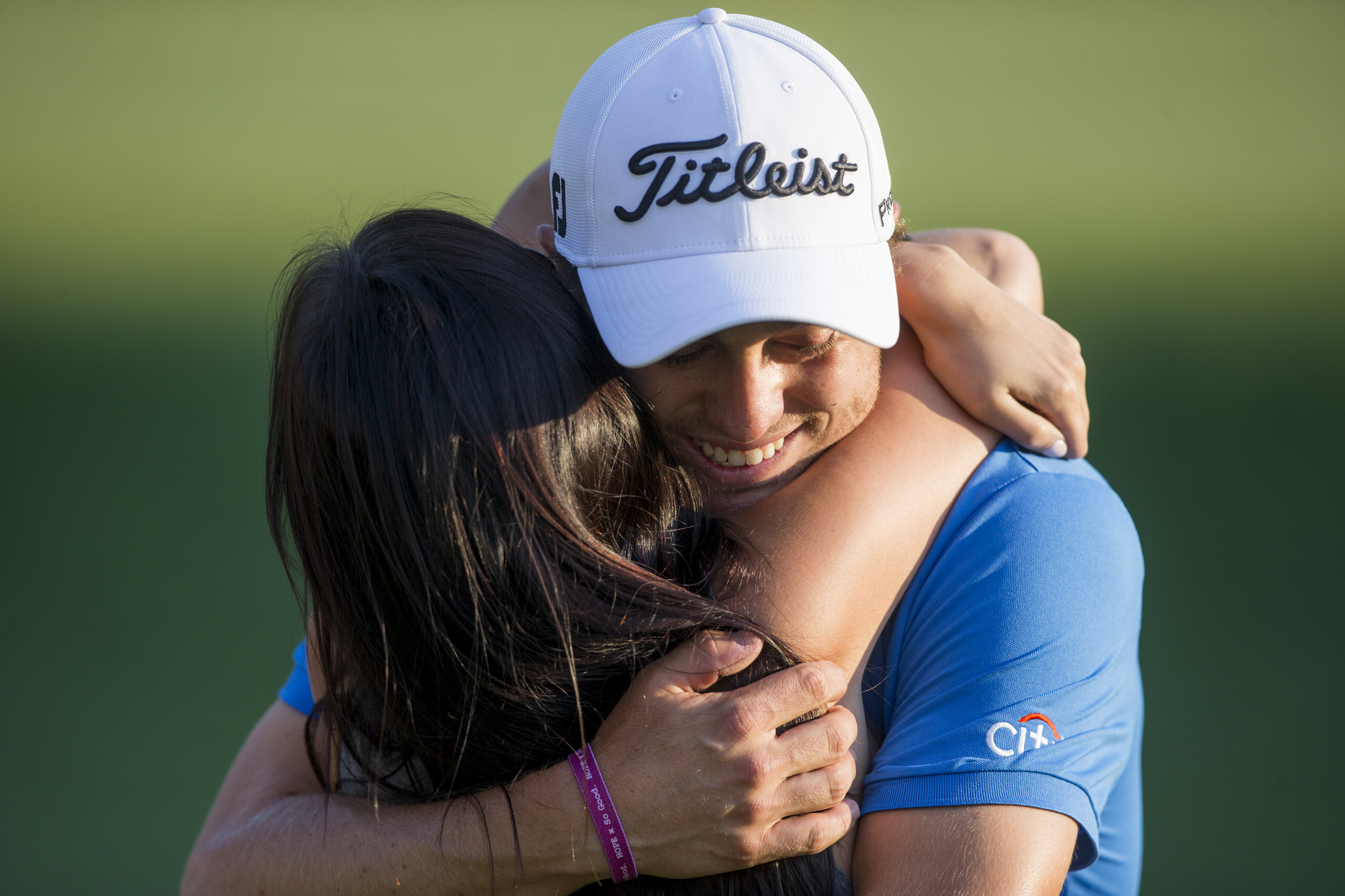 Justin Thomas embraced his girlfriend — and the Dell victory.