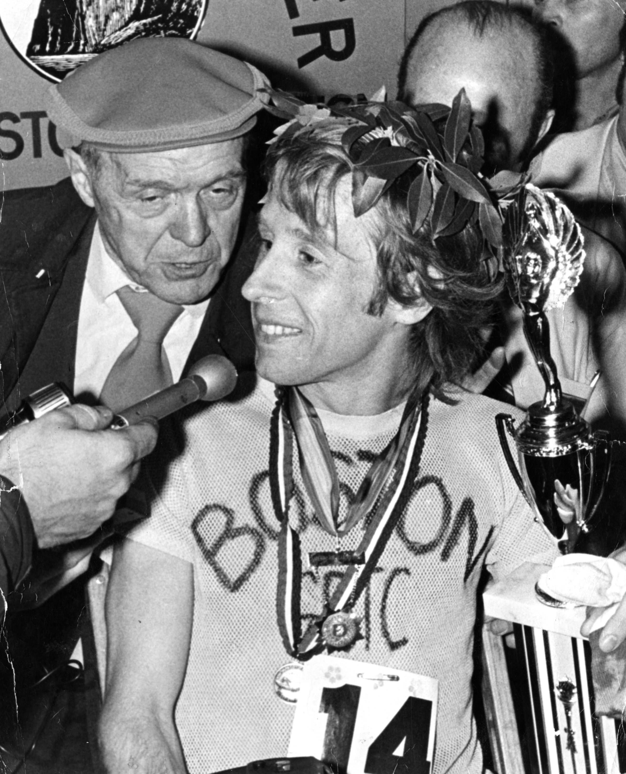 Bill Rodgers wins the 1975 Boston Marathon.