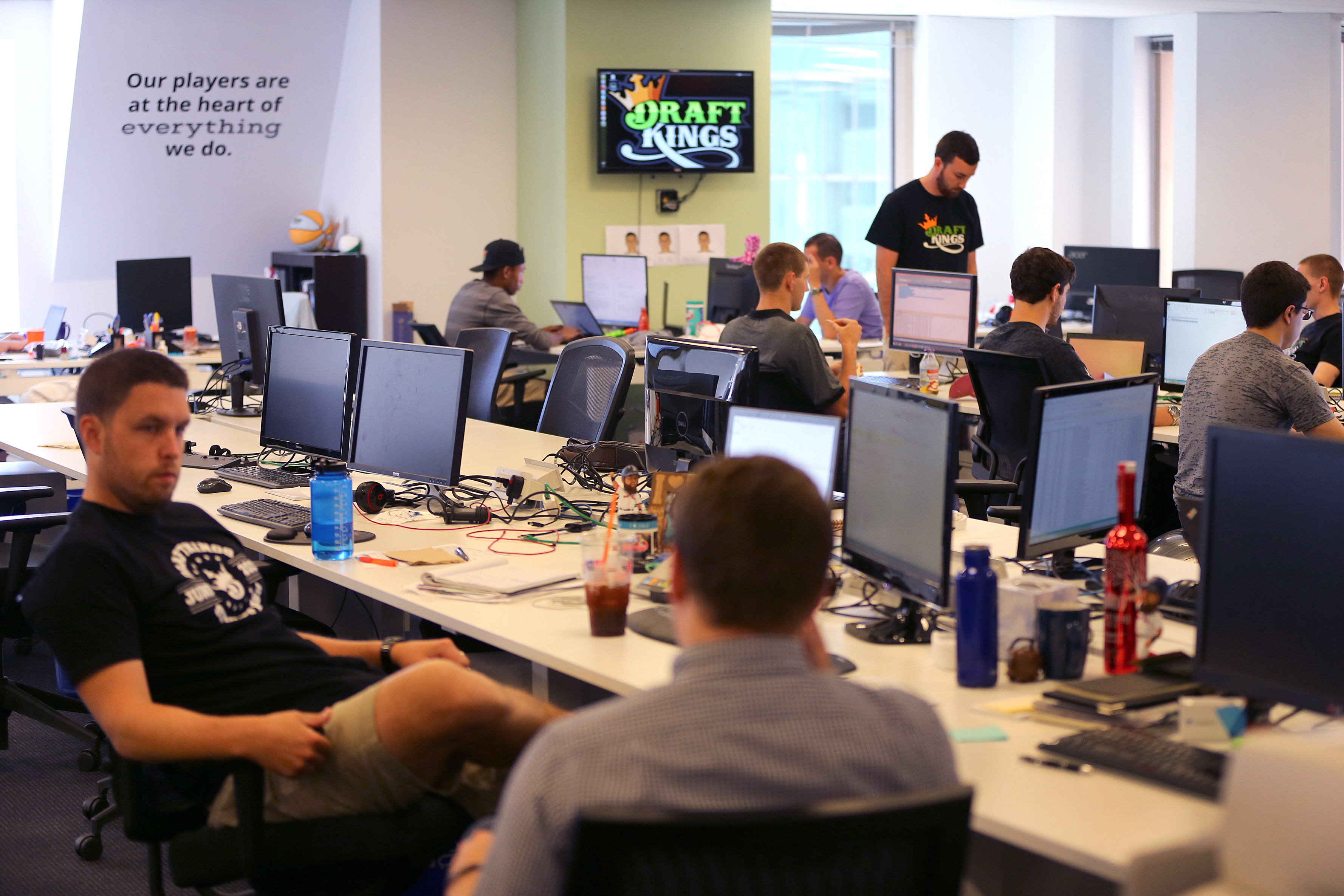 DraftKings operates contests in baseball, basketball, football, soccer, golf, auto racing, and mixed martial arts. Contestants can compete for free or play for cash prizes.