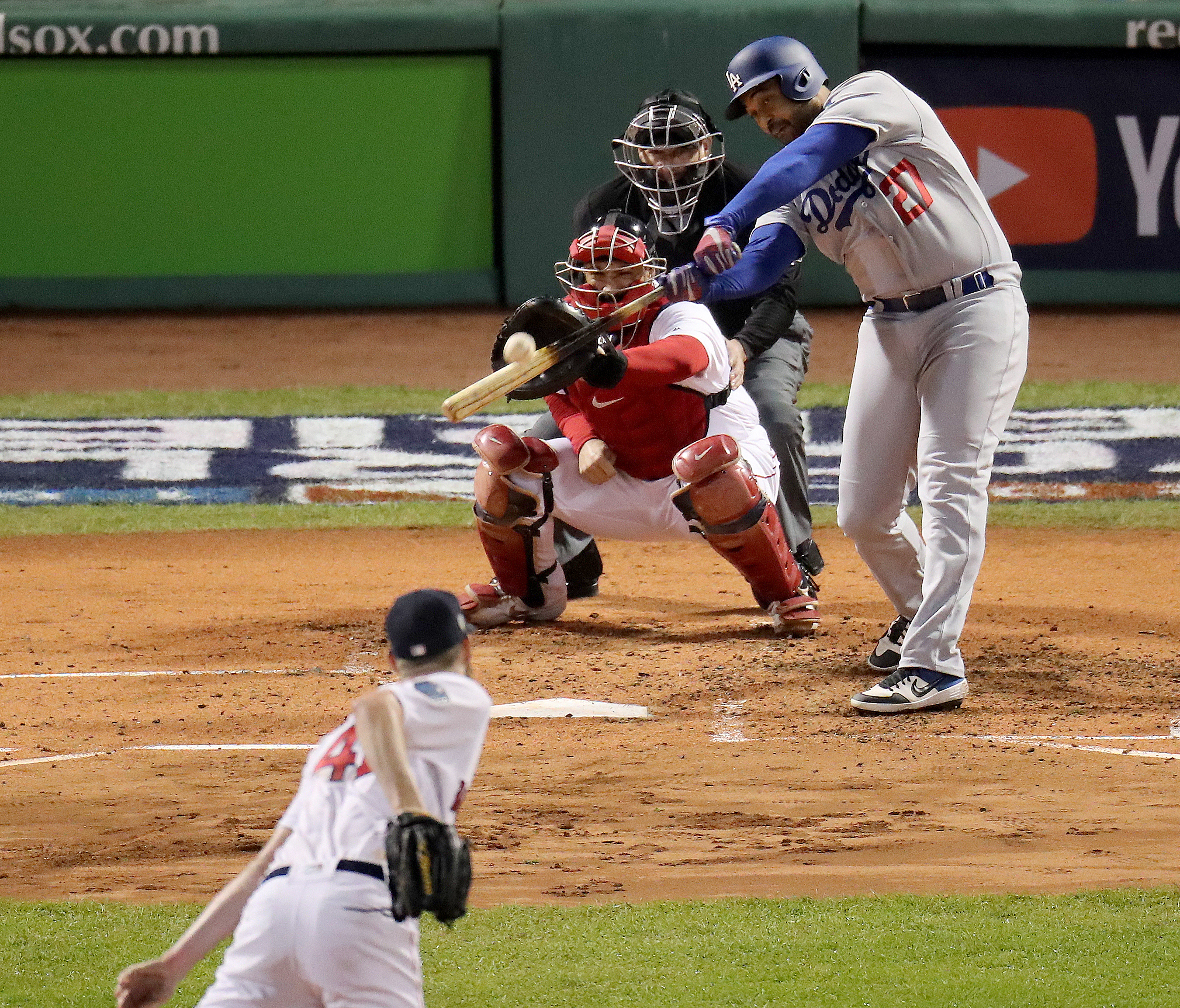 Matt Kemp hitting his solo homer in the second.