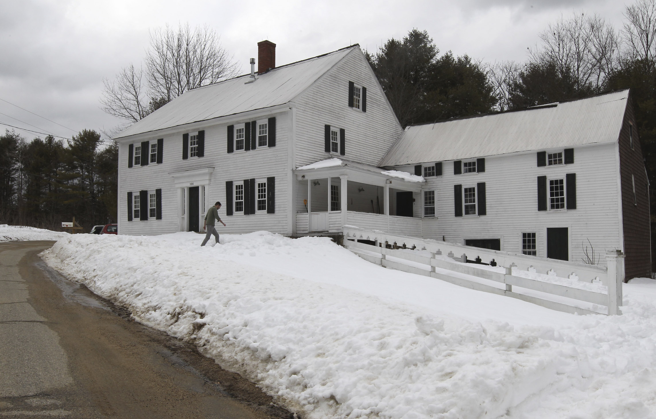 The Great North Sound Society produces music in an old farmhouse in remote Pa rsonfield, Maine. “I believe going some where to record an album has value,” Kassirer says.