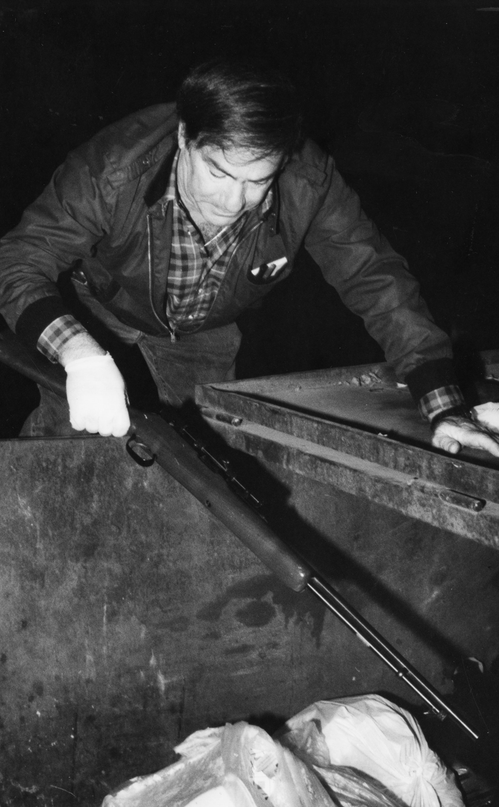 Boston Police Detective John Ghilardi found a rifle with scope in a Dumpster in the Mission Hill projects in the days following Carol DiMaiti Stuart’s death.