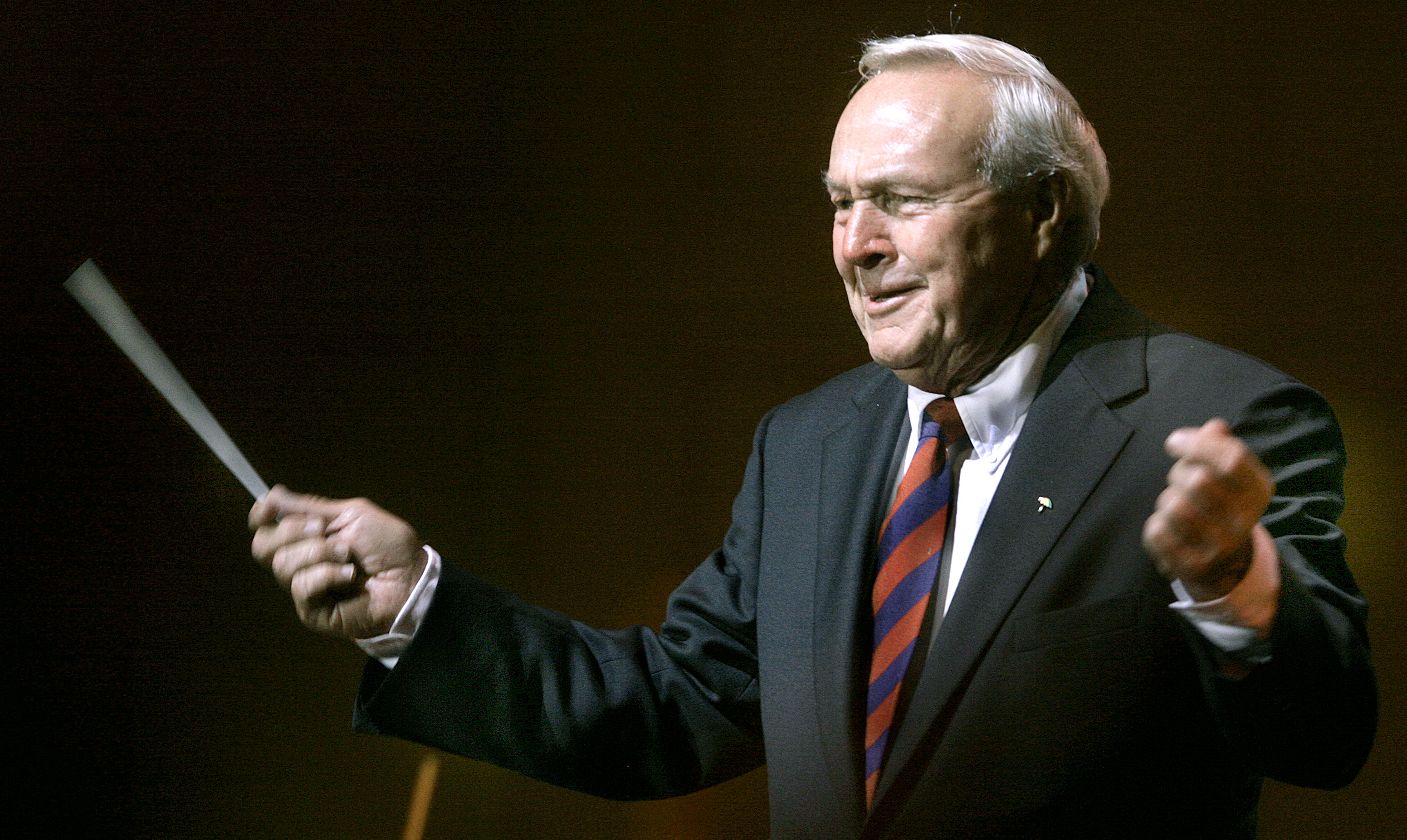 Palmer conducted the Boston Pops during a 2006 concert at Boston Symphony Hall.