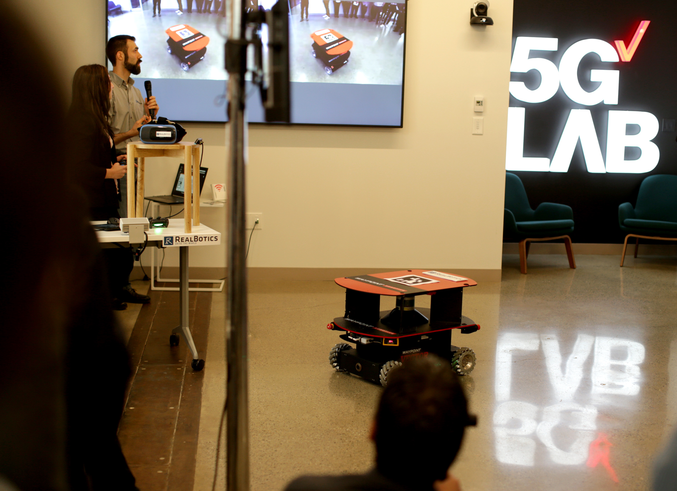 Chris Quick of RealBotics during his presentation at the Verizon 5G open house.