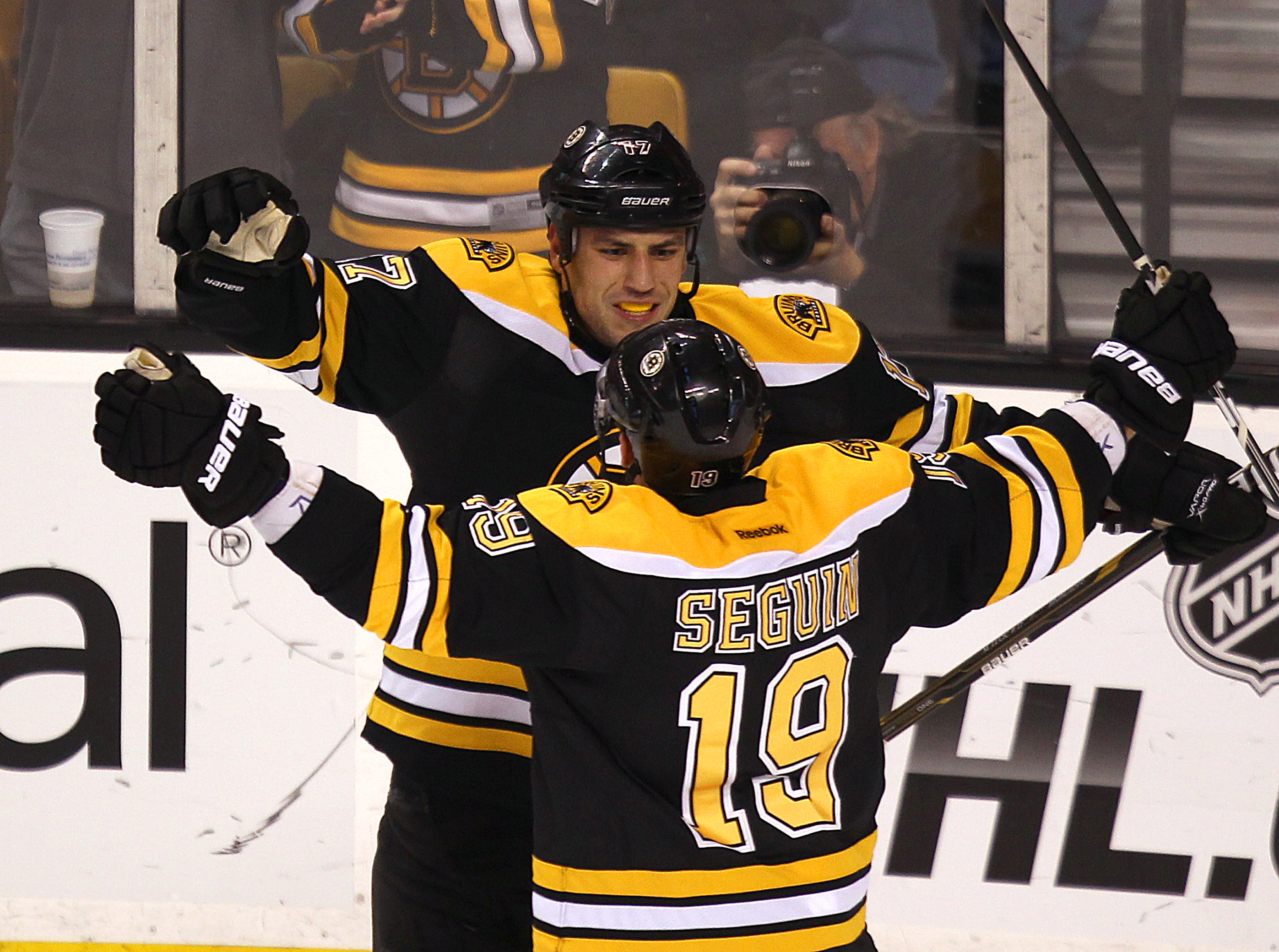 Bruins' line changes help spark win - The Boston Globe