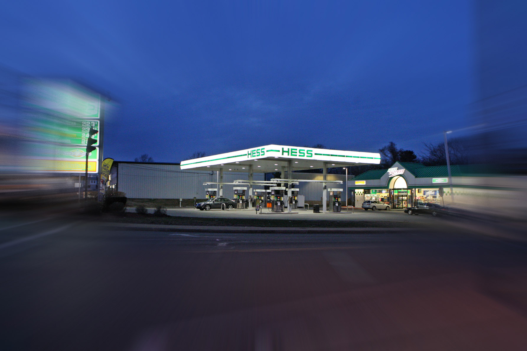 A 2009 murder occurred at this Hess gas station.