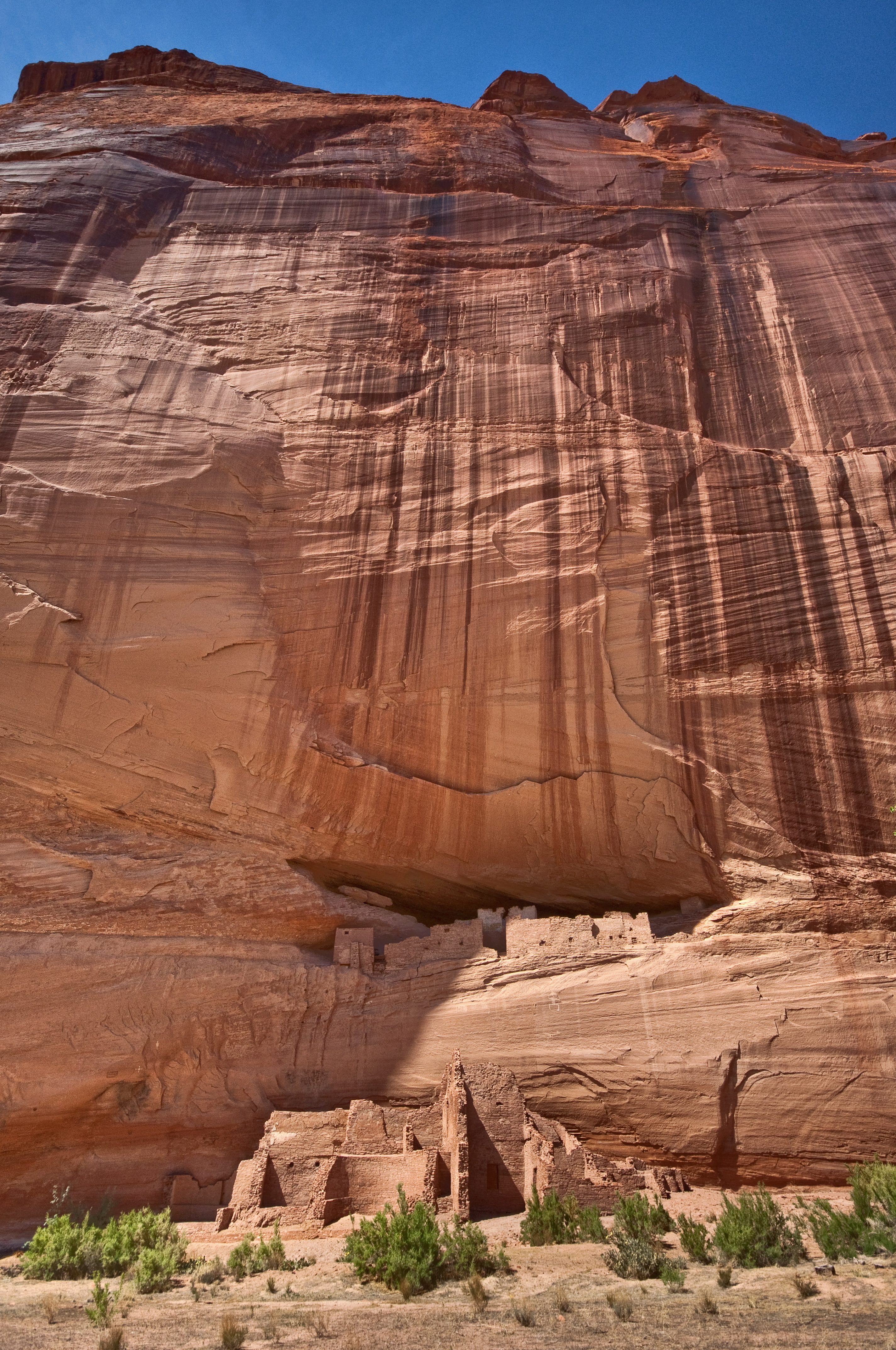 White House Ruin, an Anasazi Indian cliff dwelling, in Canyon de Chelly National Monument, near Chinle. The Anasazi built these masonry dwellings after 1100 AD.