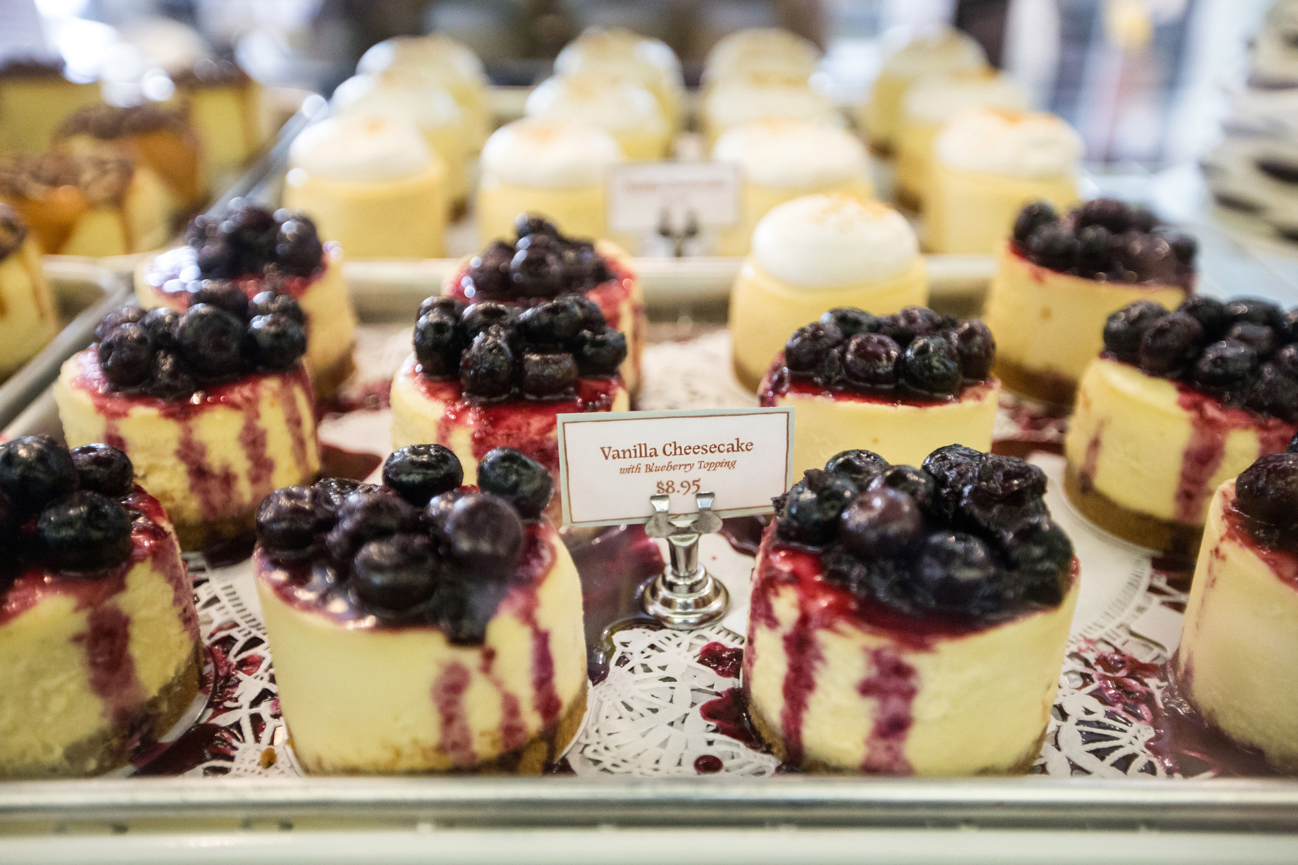 Magnolia Bakery opens in Faneuil Hall — and customers flock to it like it's  the year 2000 - The Boston Globe