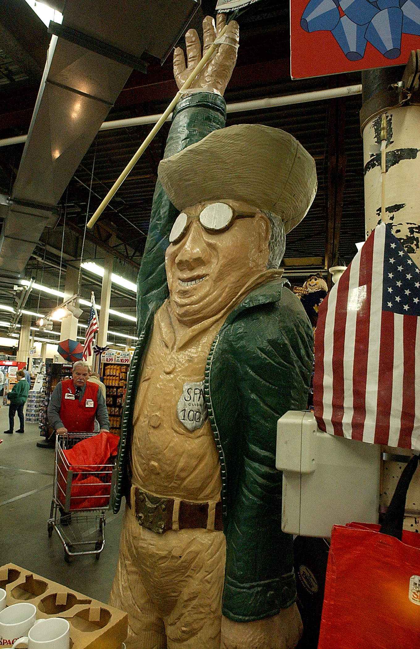 A giant tribute to the late founder of the store greeted Spag’s customers.