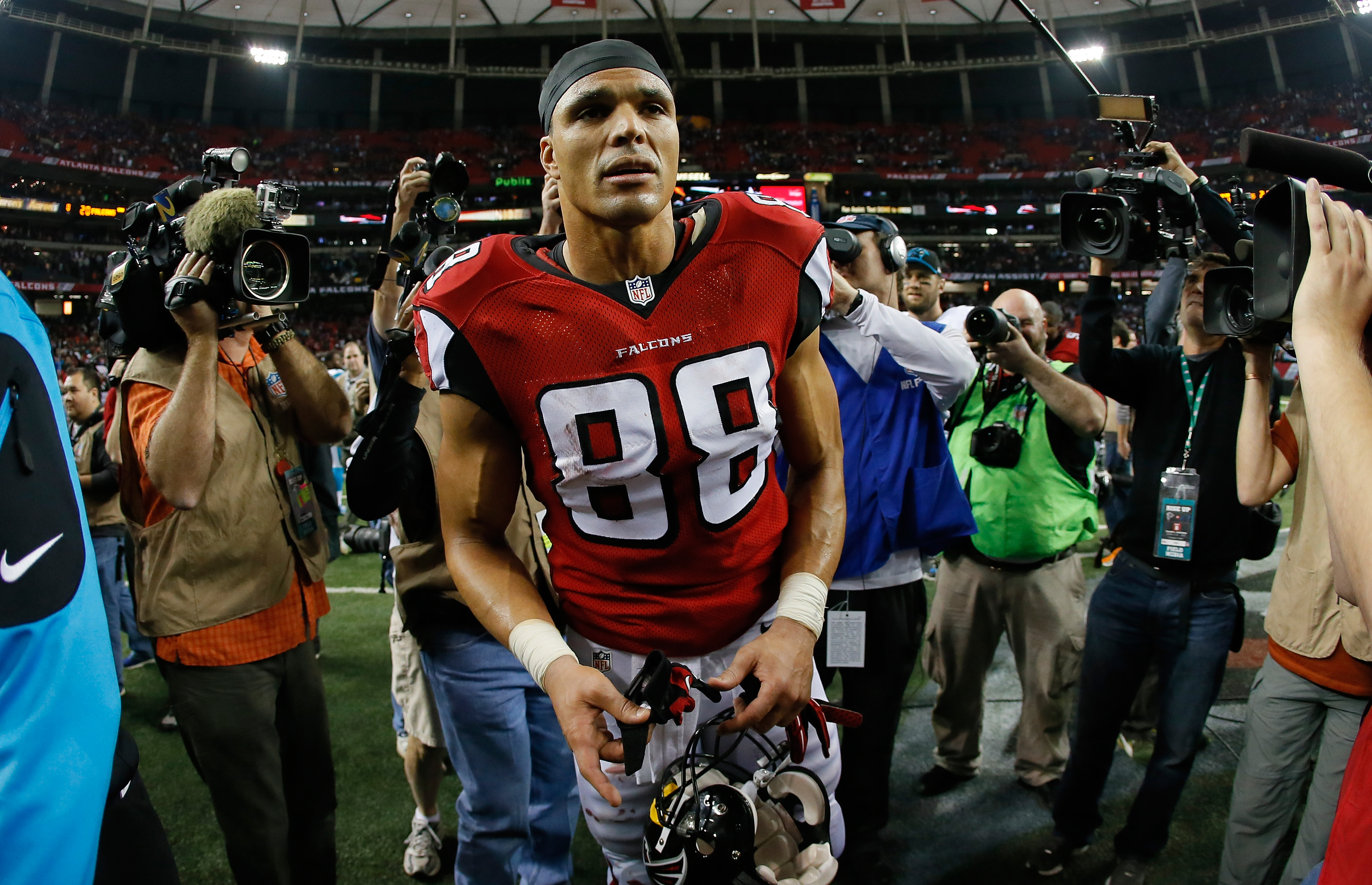 Tony Gonzalez said he would retire, but could he be enticed to play another year with the Patriots?