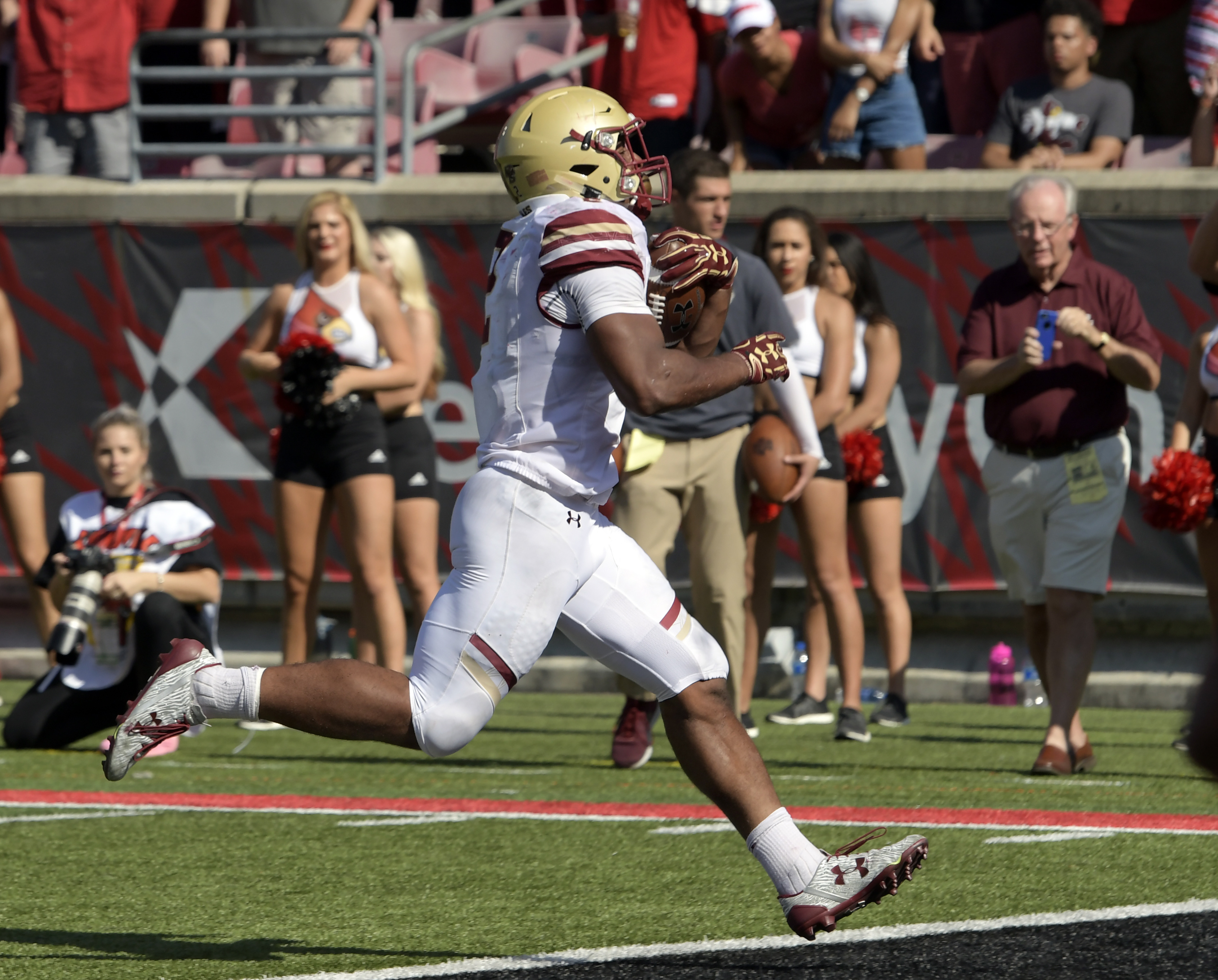 AJ Dillon runs in with one of his three second-half rushing touchowns for BC.