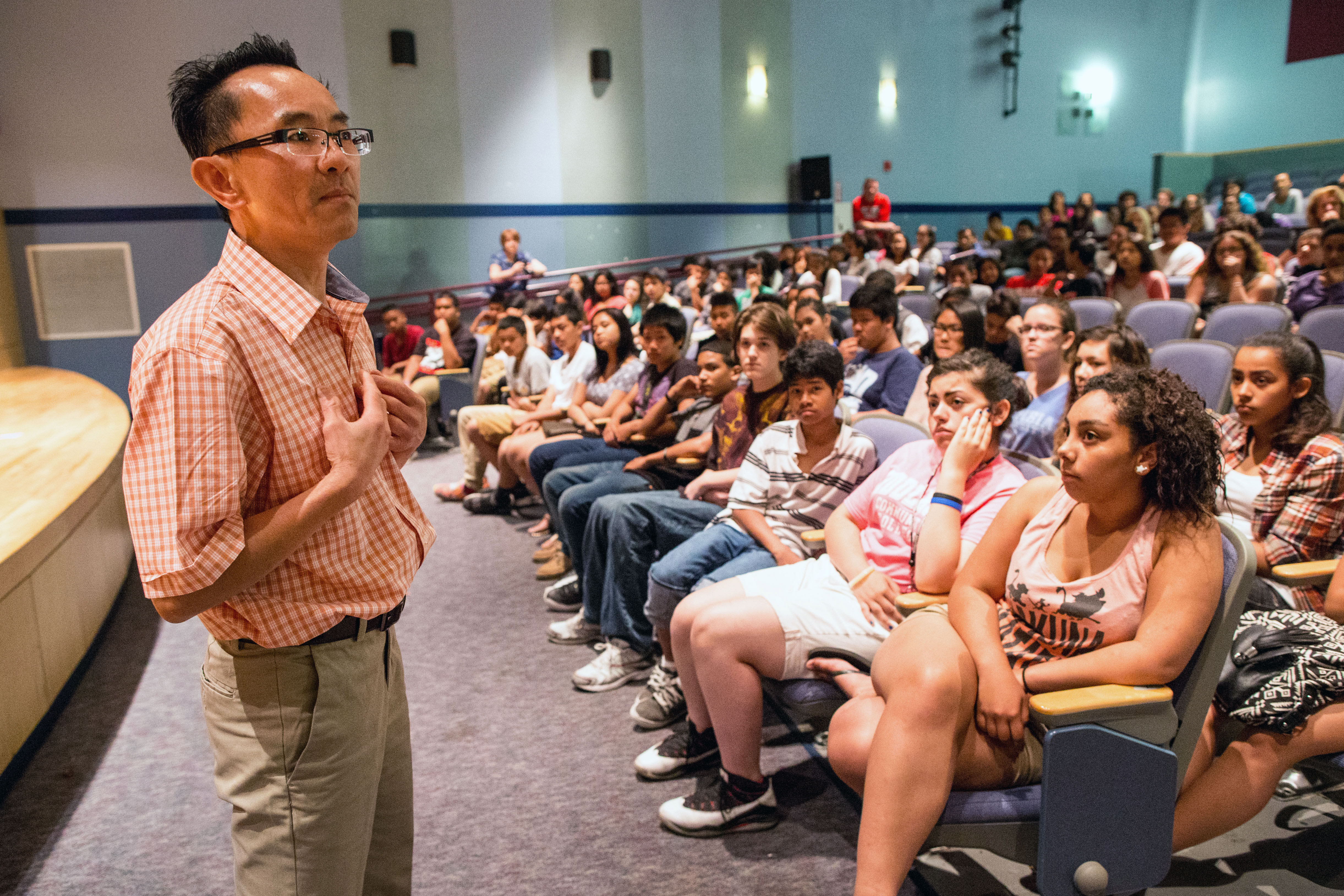 Seng Ty spoke to eighth-grade students about his experiences living in 1970s Cambodia.