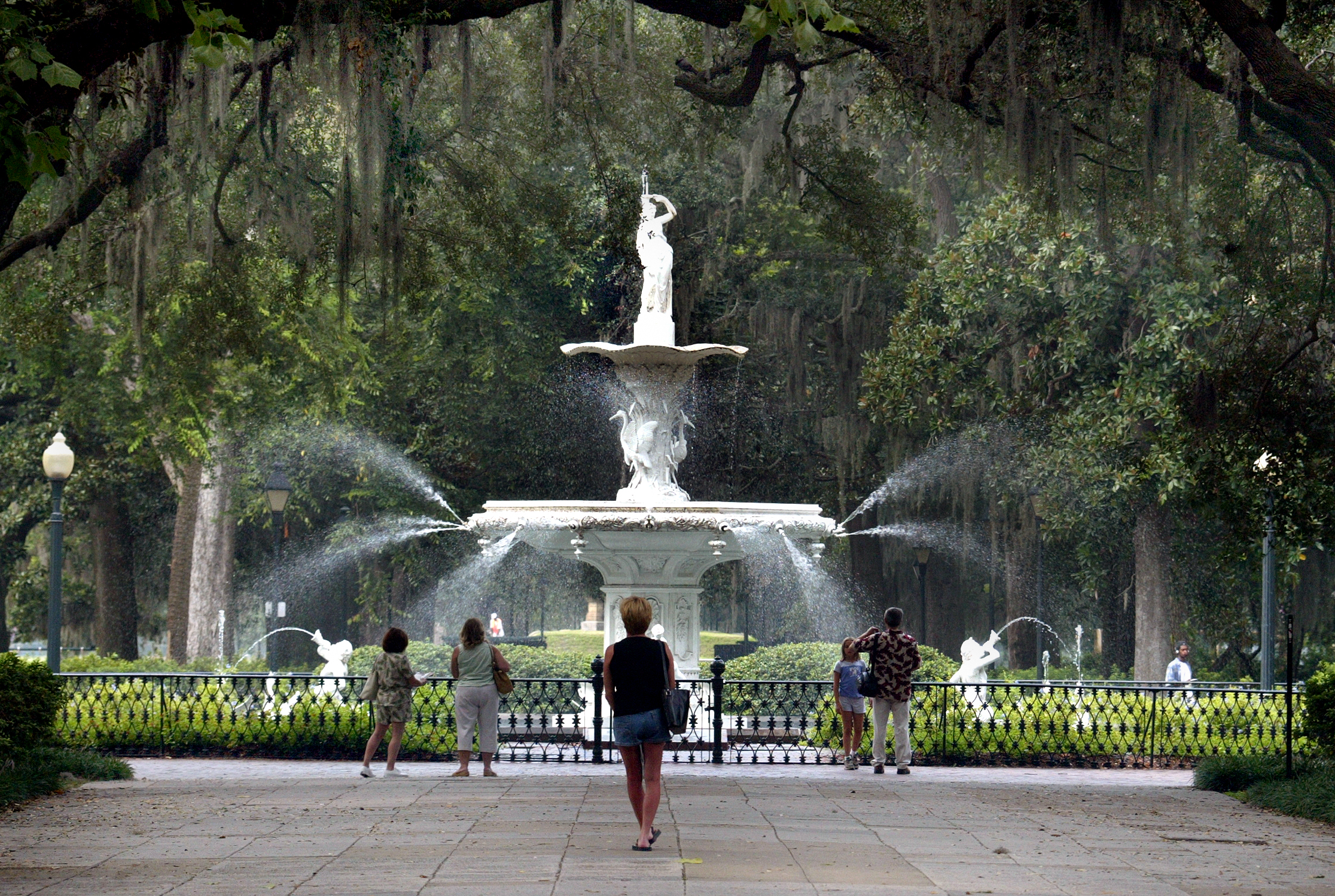 The Forsyth Park Fountain, built in 1858, offers a great spot to unwind.