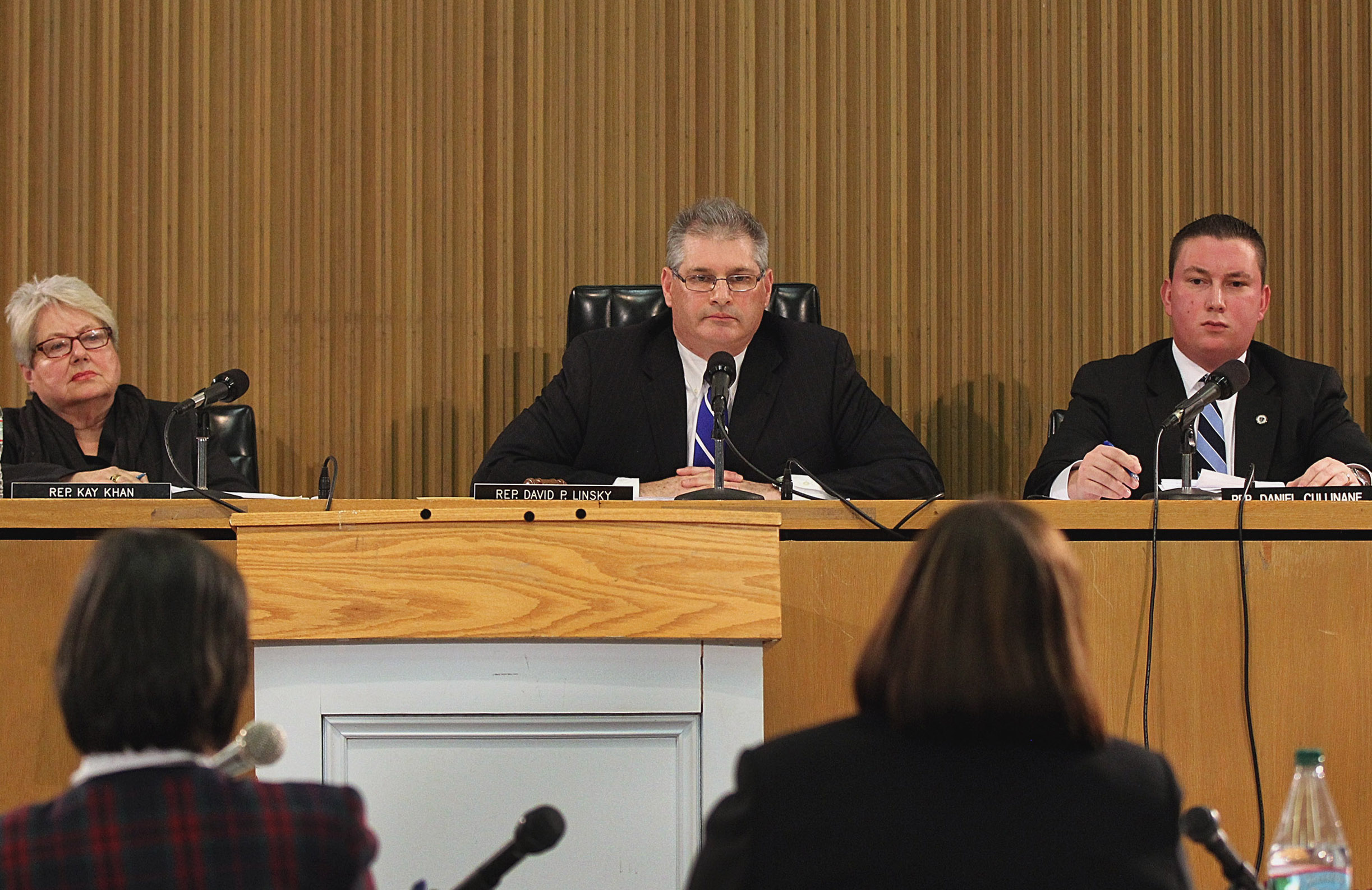 Representative David P. Linsky (center), chairman of the House Post Audit and Oversight Committee, cochaired Thursday’s hearing.