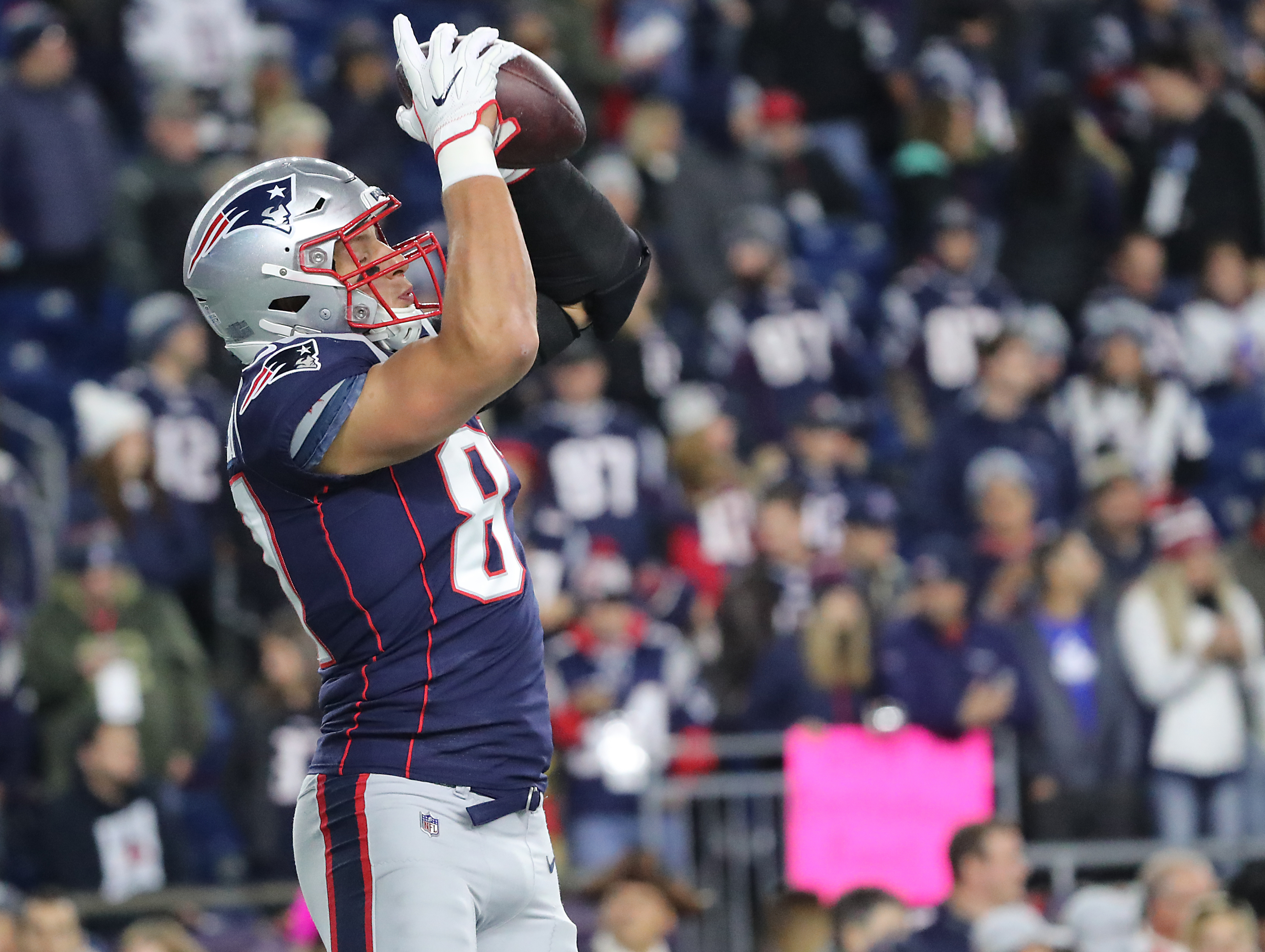 Rob Gronkowski making a catch during warmups.