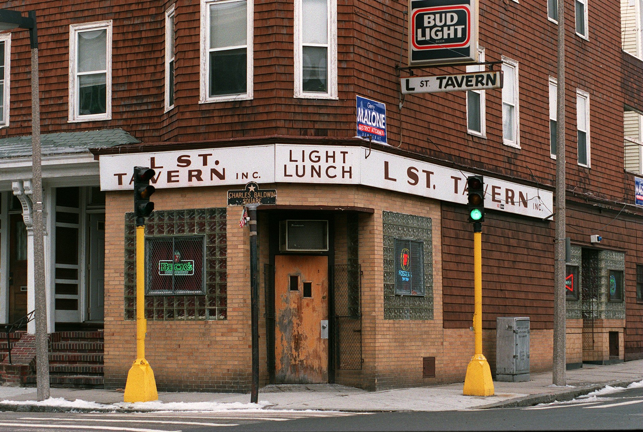 The L Street Tavern as it appeared in 1995, two years before Good Will Hunting made it famous.