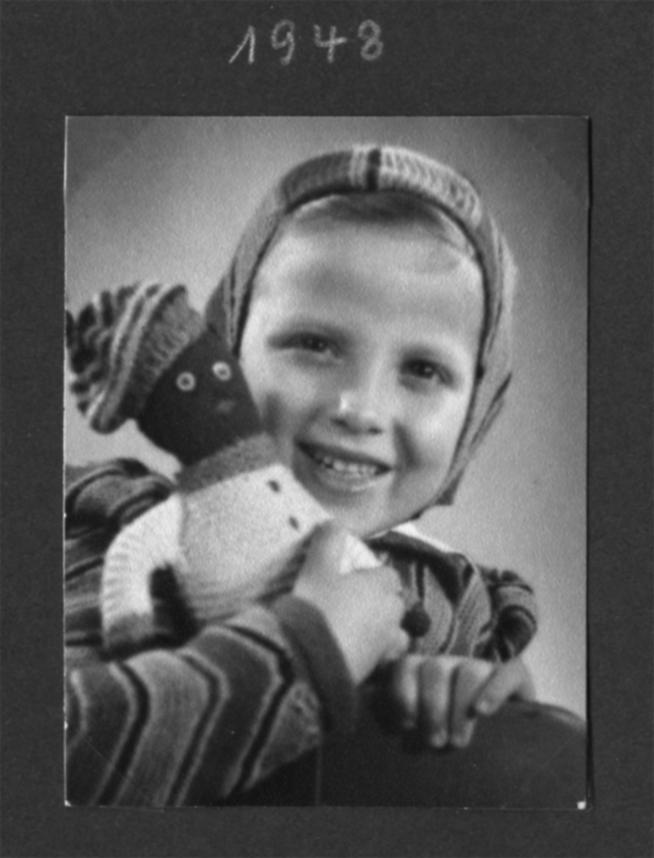 Werner Sollors as a child, with his doll Maxi.