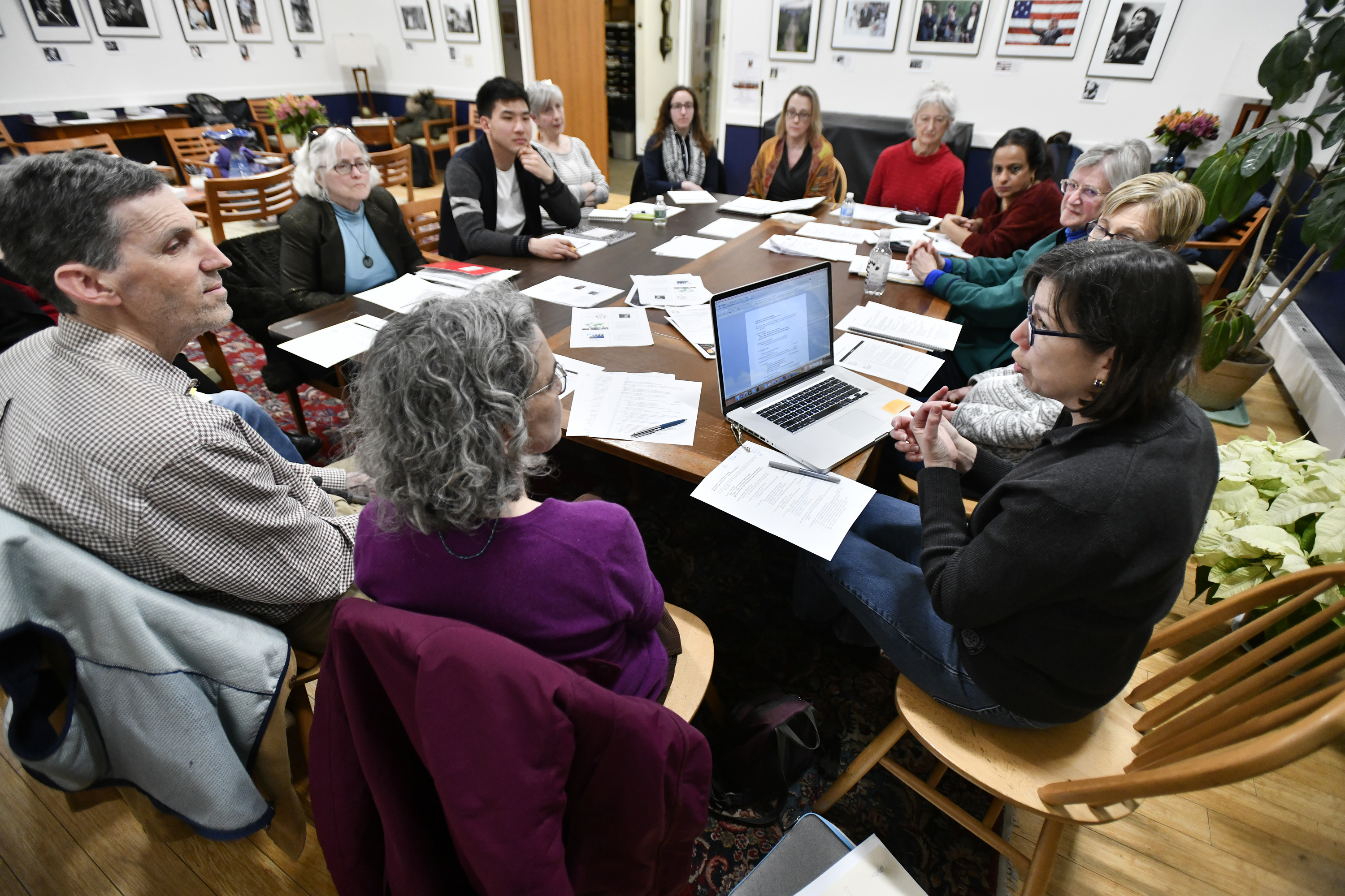 Co-coordinator Carolyn Hodges (right) spoke at an ArCS coordinating committee meeting held to discuss the group’s work in finding housing and employment opportunities for asylum seekers in Arlington, Cambridge, and Somerville. To her left sat co-coordinators Eric Segal and Sarah Trilling.