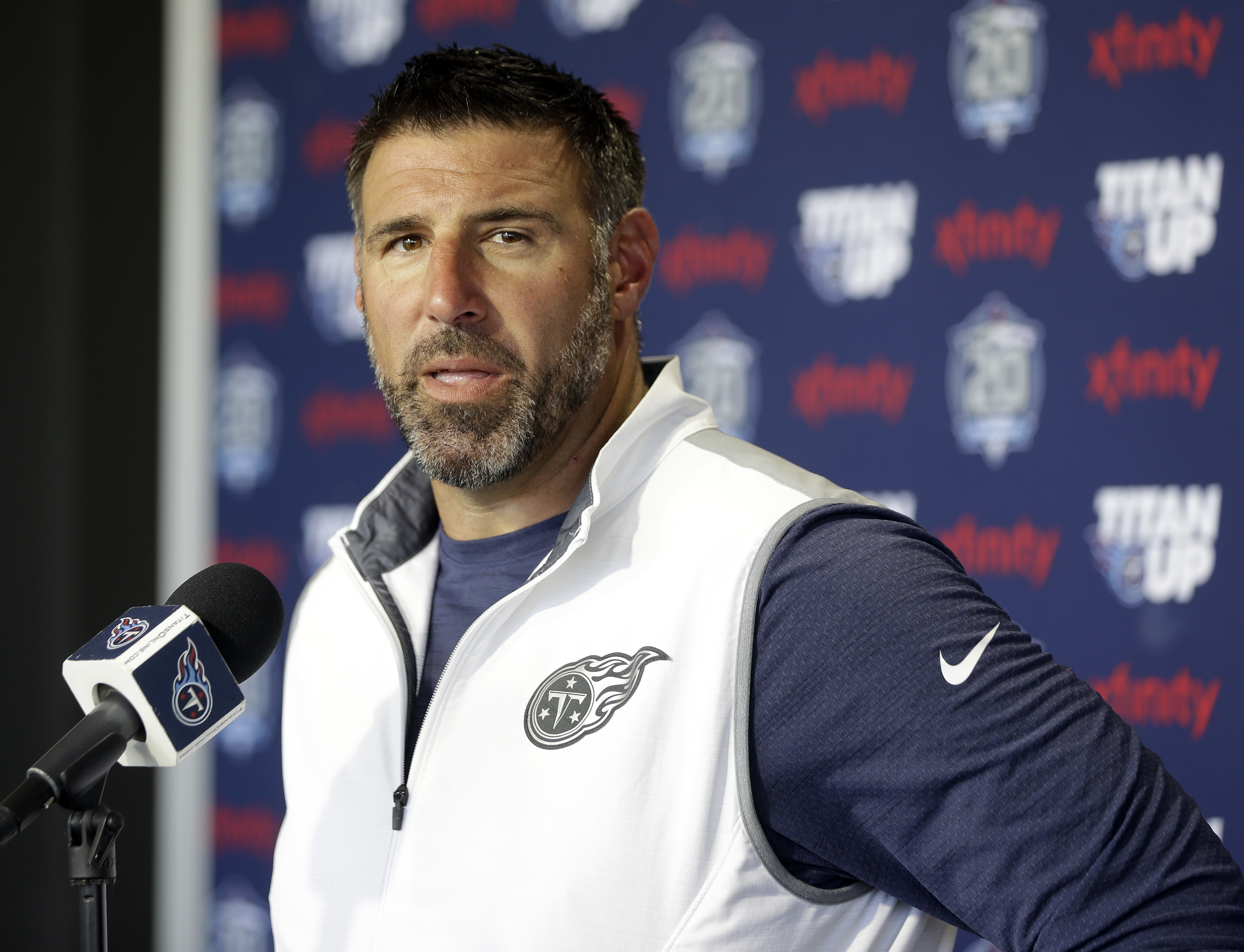 Mike Vrabel took command during his interview with the Titans.
