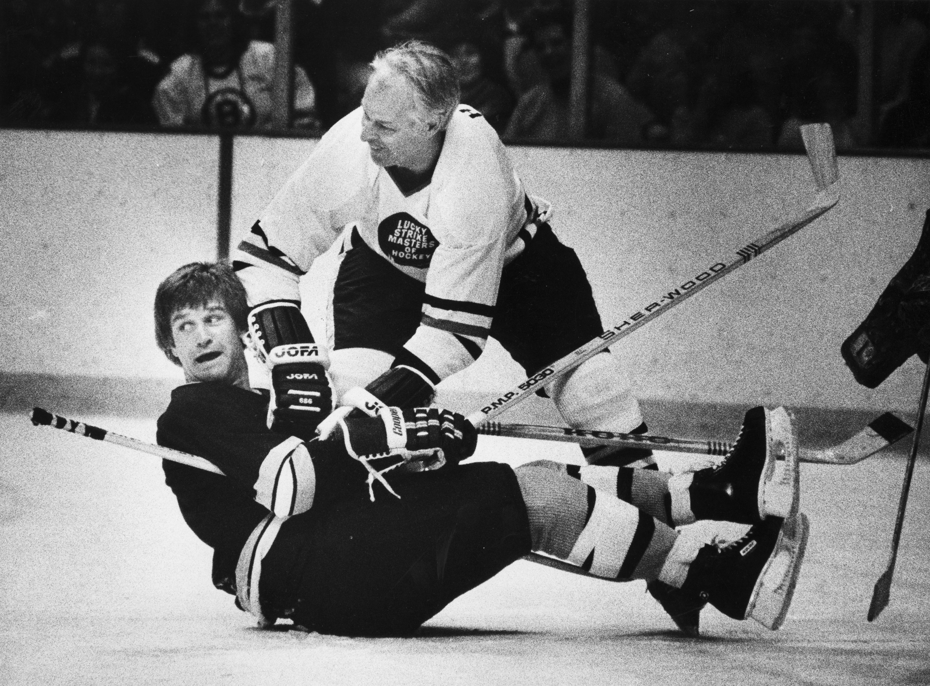 Gordie Howe tangled with Bobby Orr during a charity game at Boston Garden in 1983.