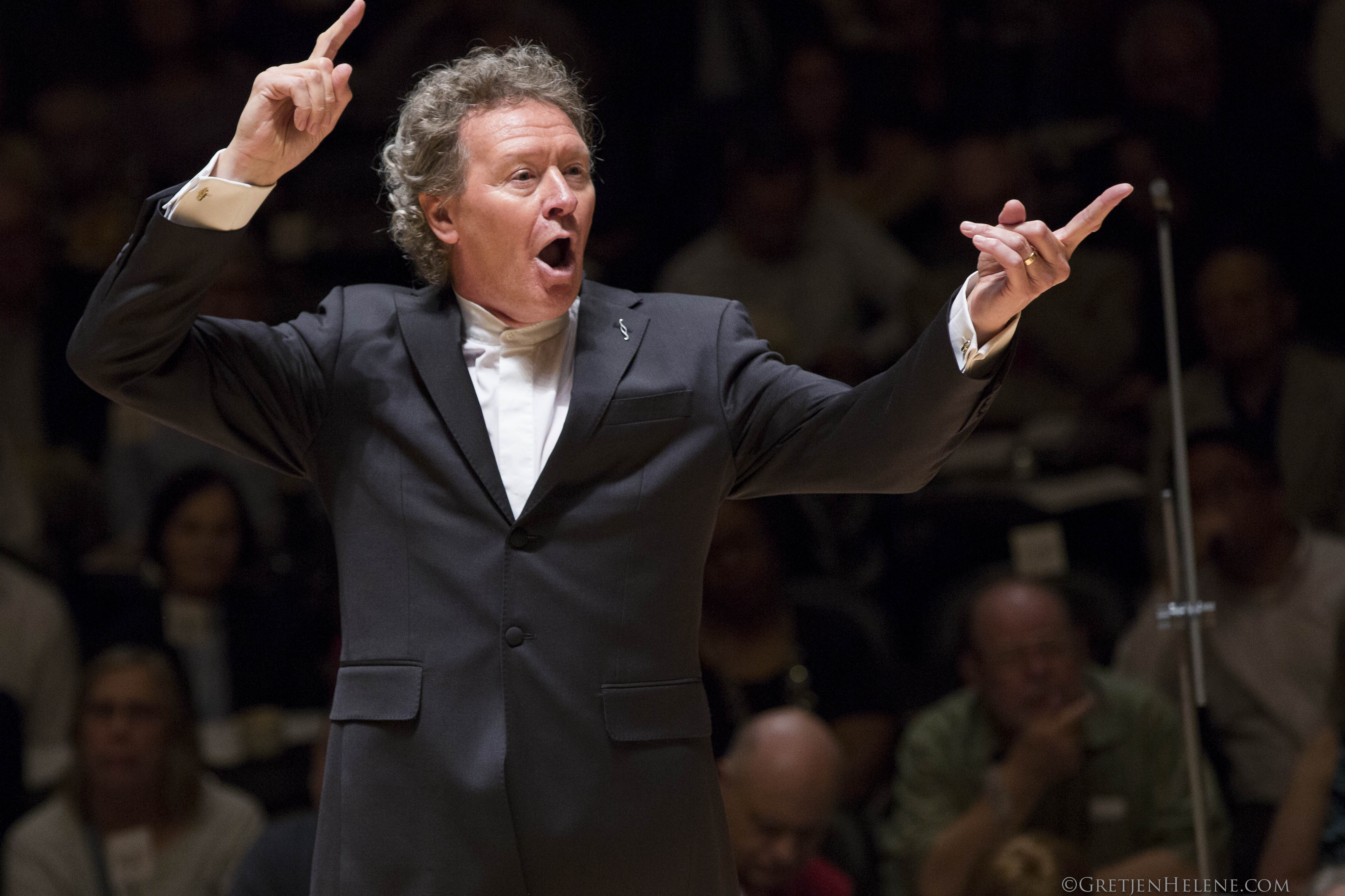 Handel and Haydn Society’s Harry Christophers leads “Messiah.”