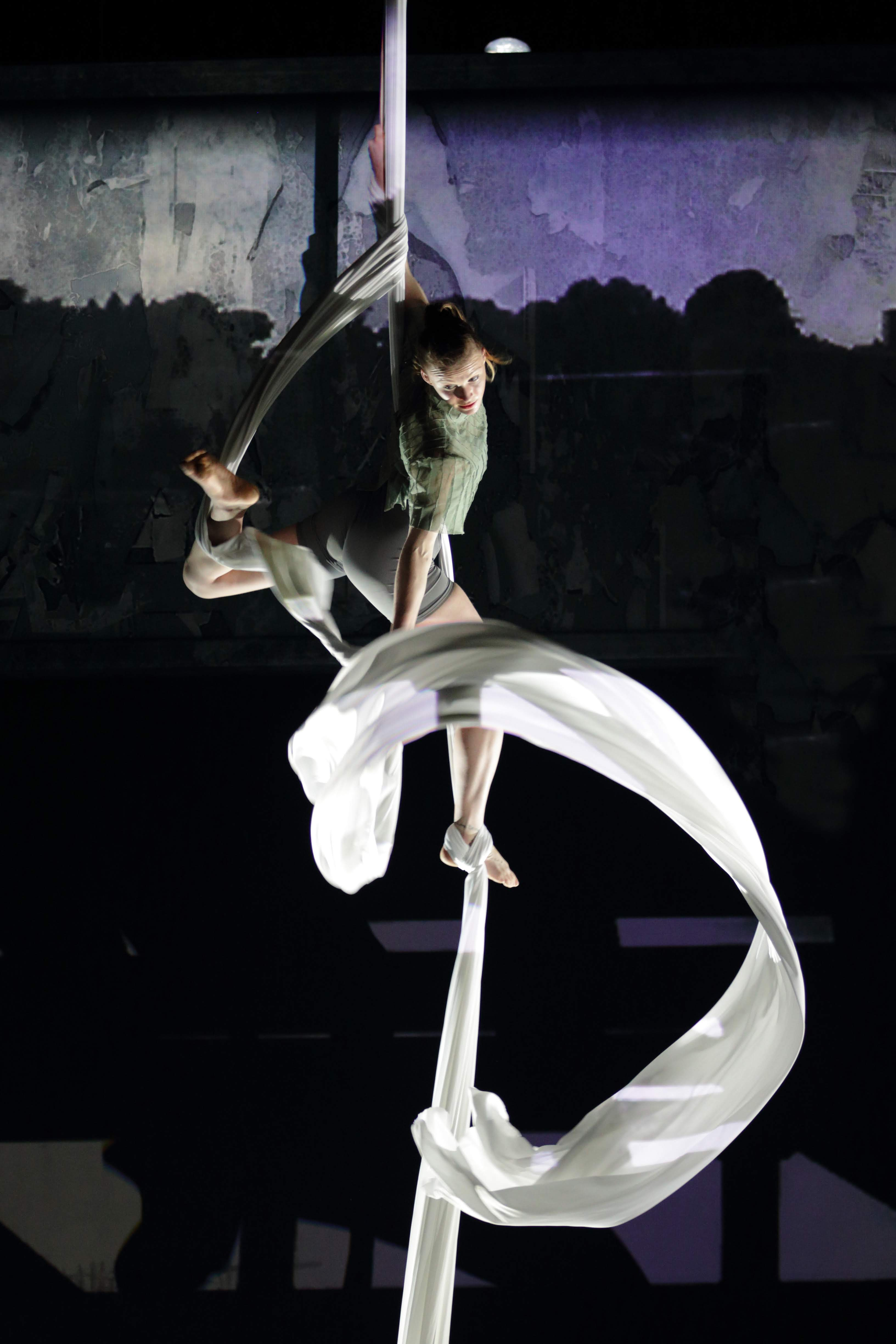 Sabine van Rensburg performs in The 7 Fingers’s production of “Passengers.”