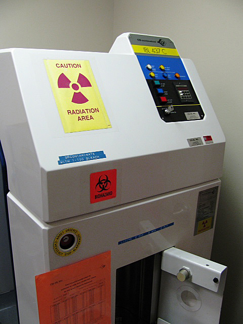 Federal officials worry that the cesium chloride used in conventional blood irradiator machines could threaten public safety, citing fears that people could be exposed in an accident or, in a worst-case scenario, that the material could be stolen by terrorists to make a “dirty bomb” spewing radiation.