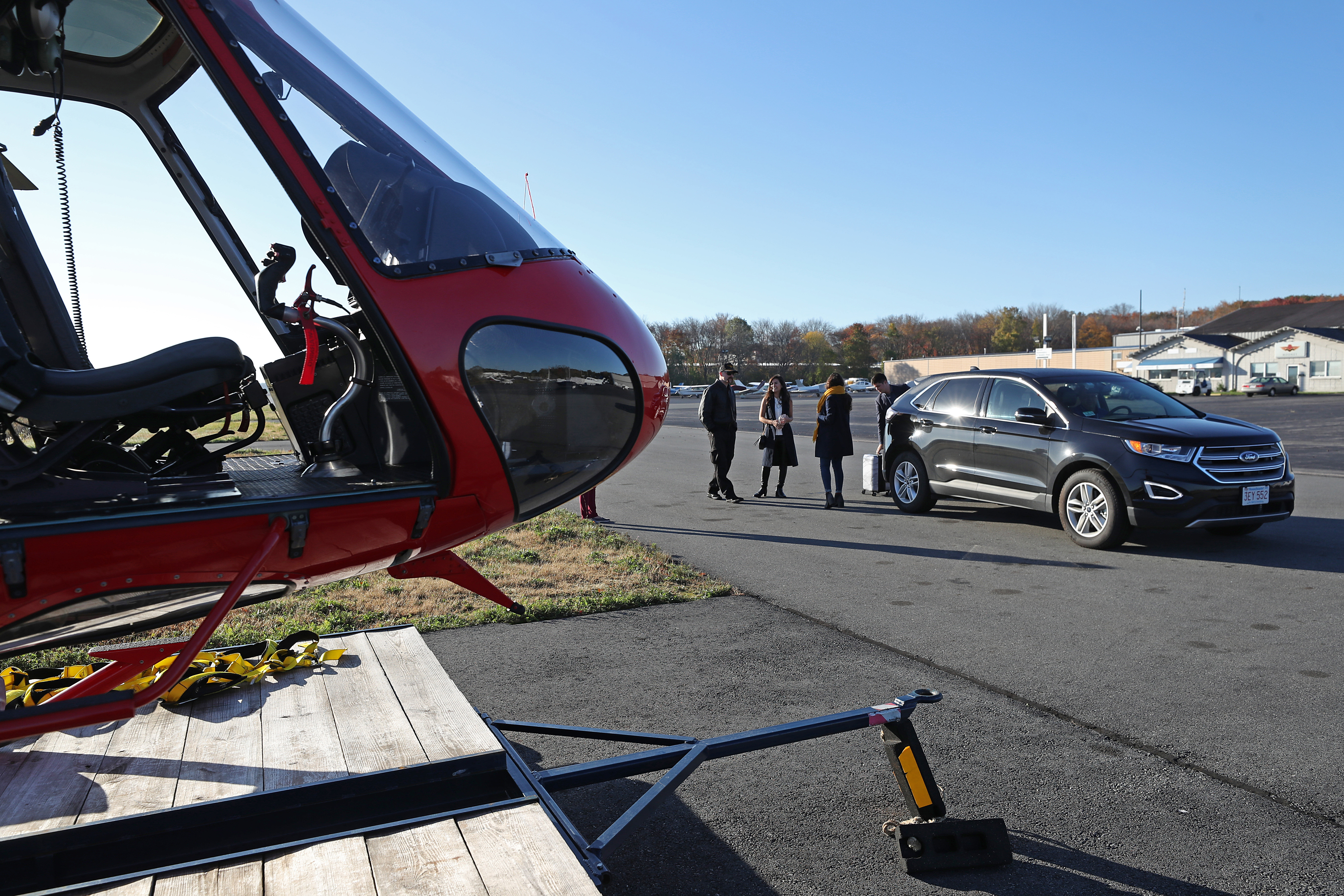 Kimpton Onyx in connection with Hover Boston arranges ground transportation from the hotel to Norwood Airport.
