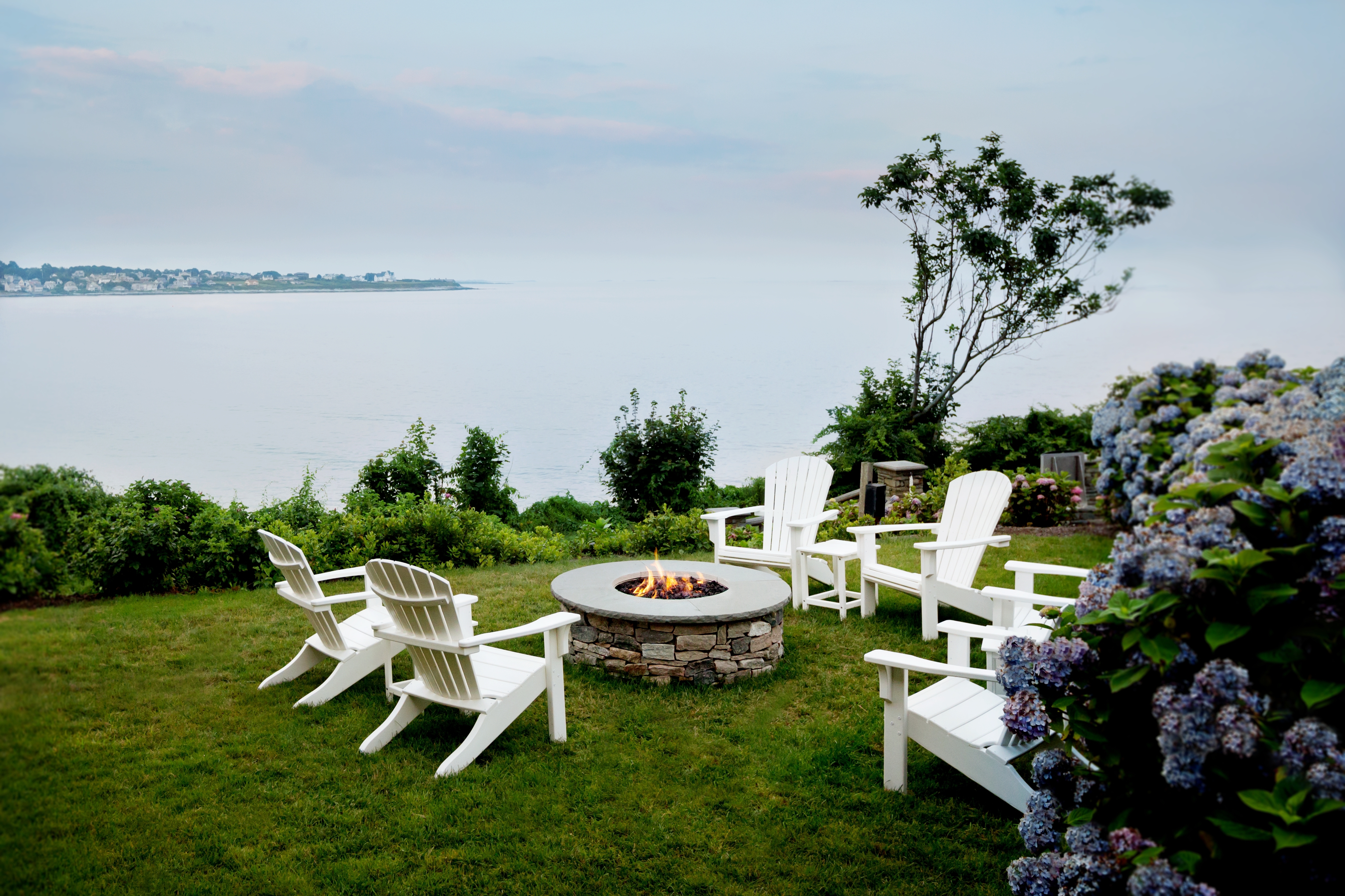 After a dip in the ocean, relax on the Chanler’s lawn until it’s time to dress for dinner.